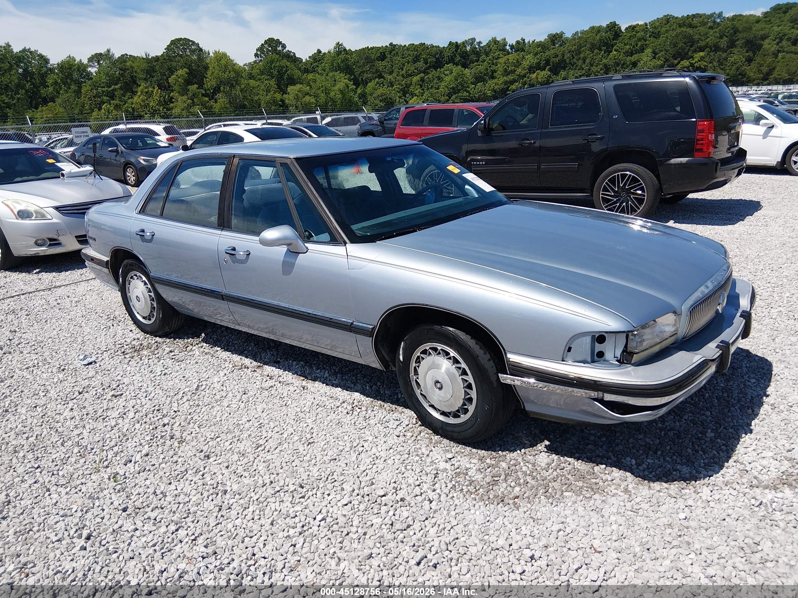 1996 Buick LeSabre Custom, VIN 1G4HP52KXTH426497 — Front end