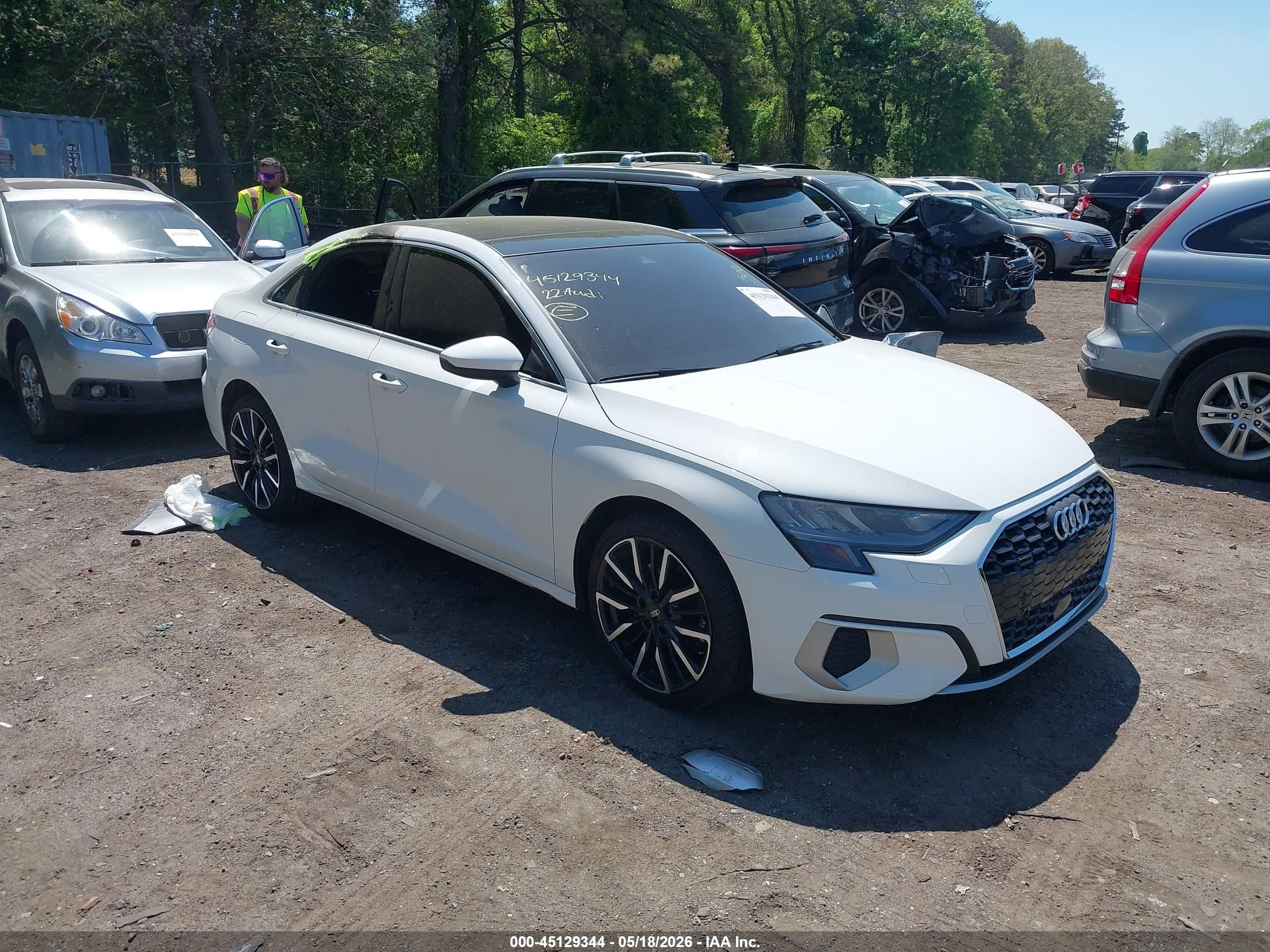 2022 Audi A3 Premium, VIN WAUGUDGY5NA103922 — Пожар в салоне