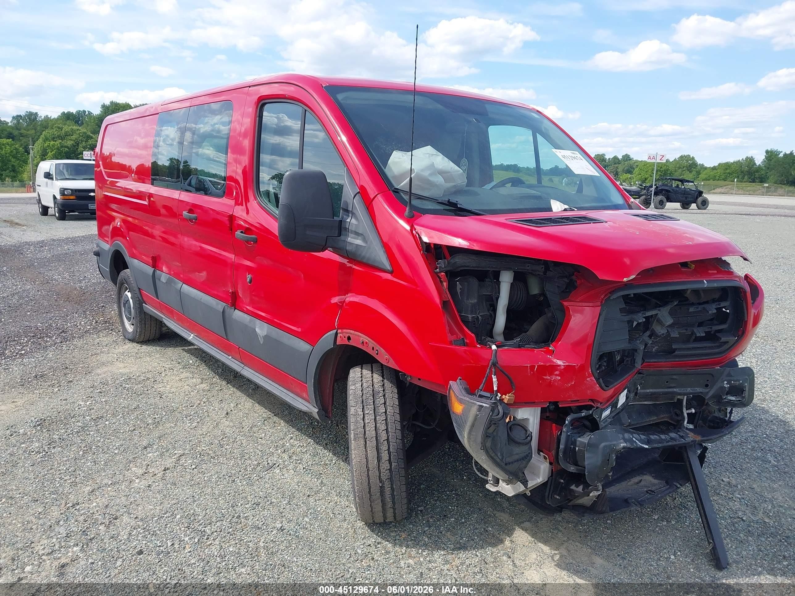 2015 Ford Transit, VIN 1FTSW2ZM8FKA48187 — Перед