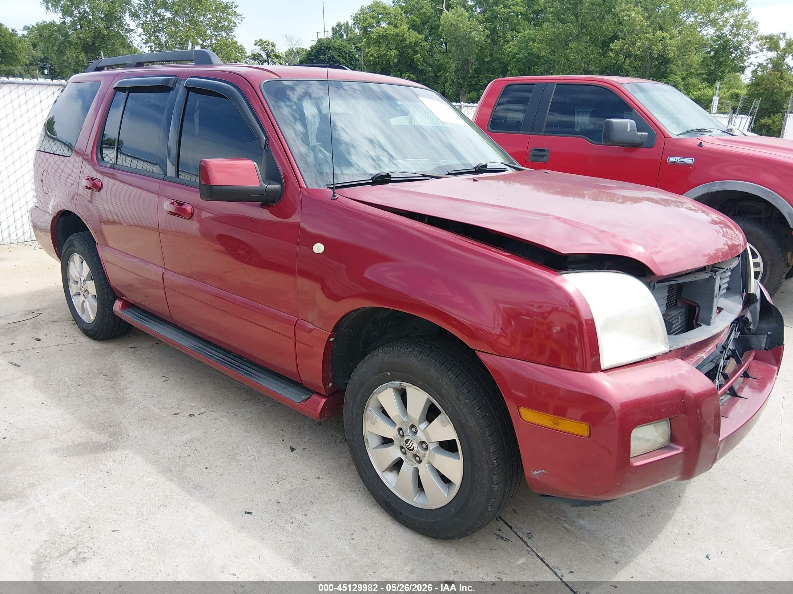 2006 Mercury Mountaineer Luxury, VIN 4M2EU47E16UJ04074 — Front end