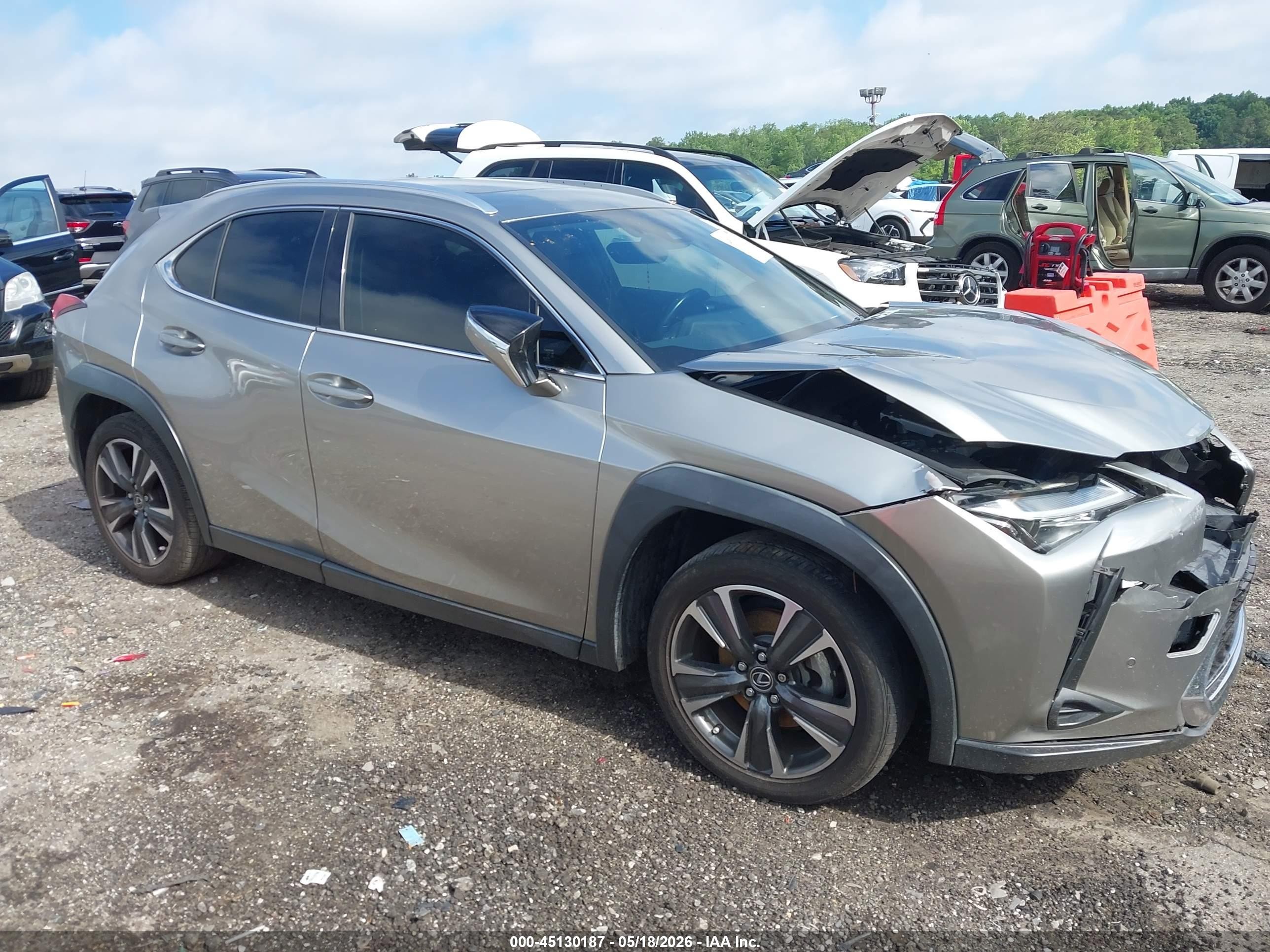 2019 Lexus UX 200 F Sport, VIN JTHY3JBHXK2007997 — Перед
