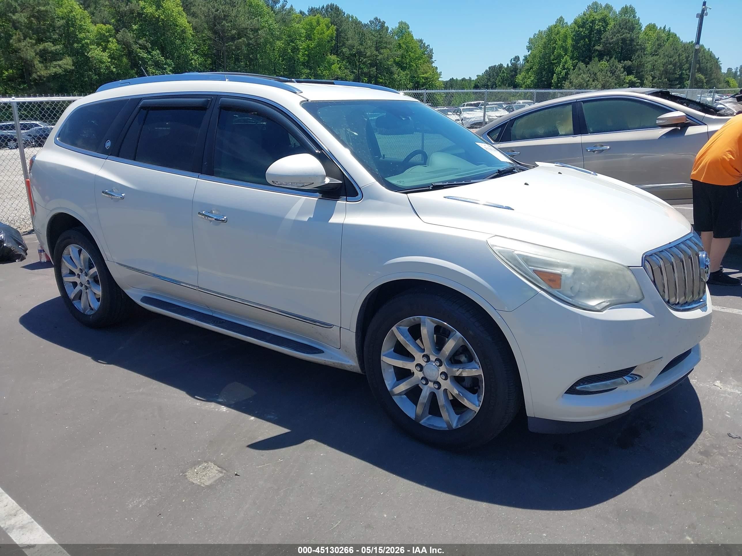 2014 Buick Enclave Premium, VIN 5GAKRCKD3EJ224673 — Перед