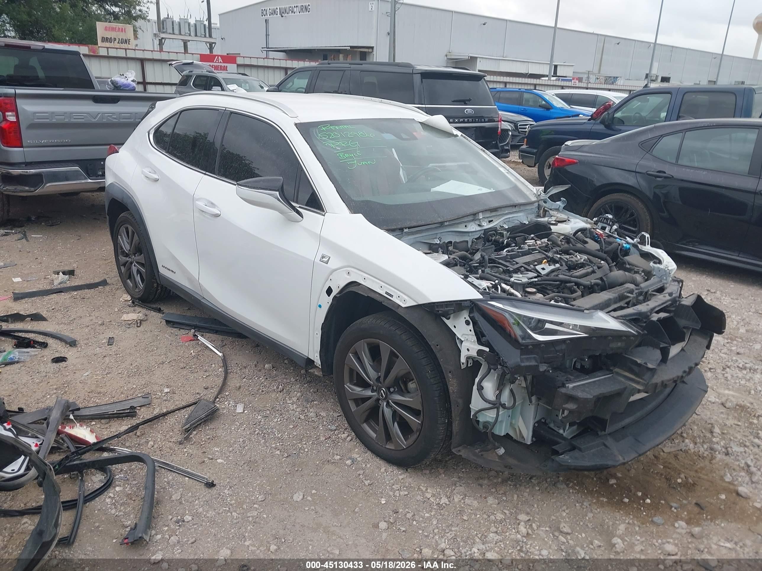 2020 Lexus UX 250h F Sport, VIN JTHE9JBH1L2033861 — Перед