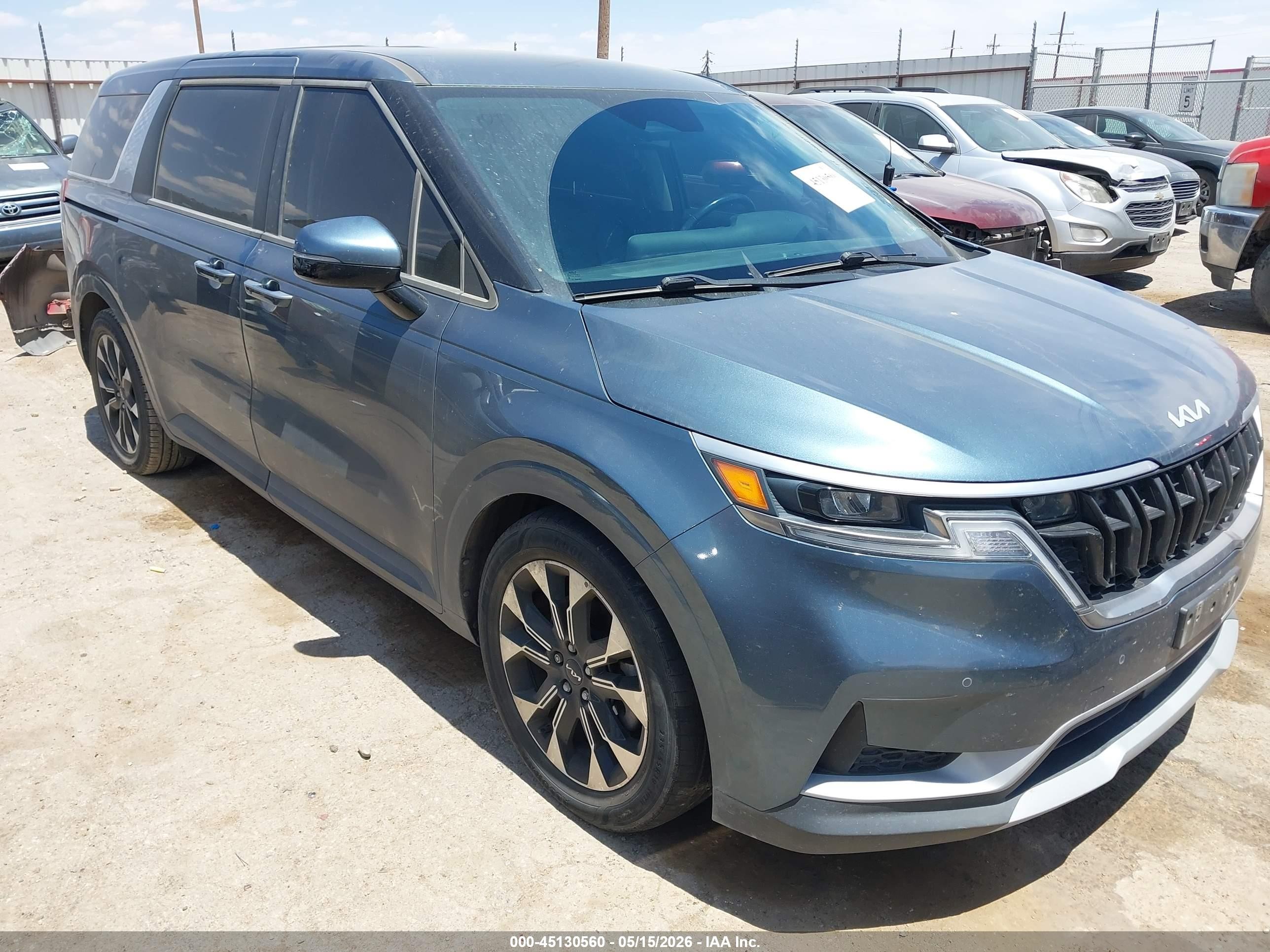 2024 Kia Carnival EX, VIN KNDNC5H38R6317284 — Side