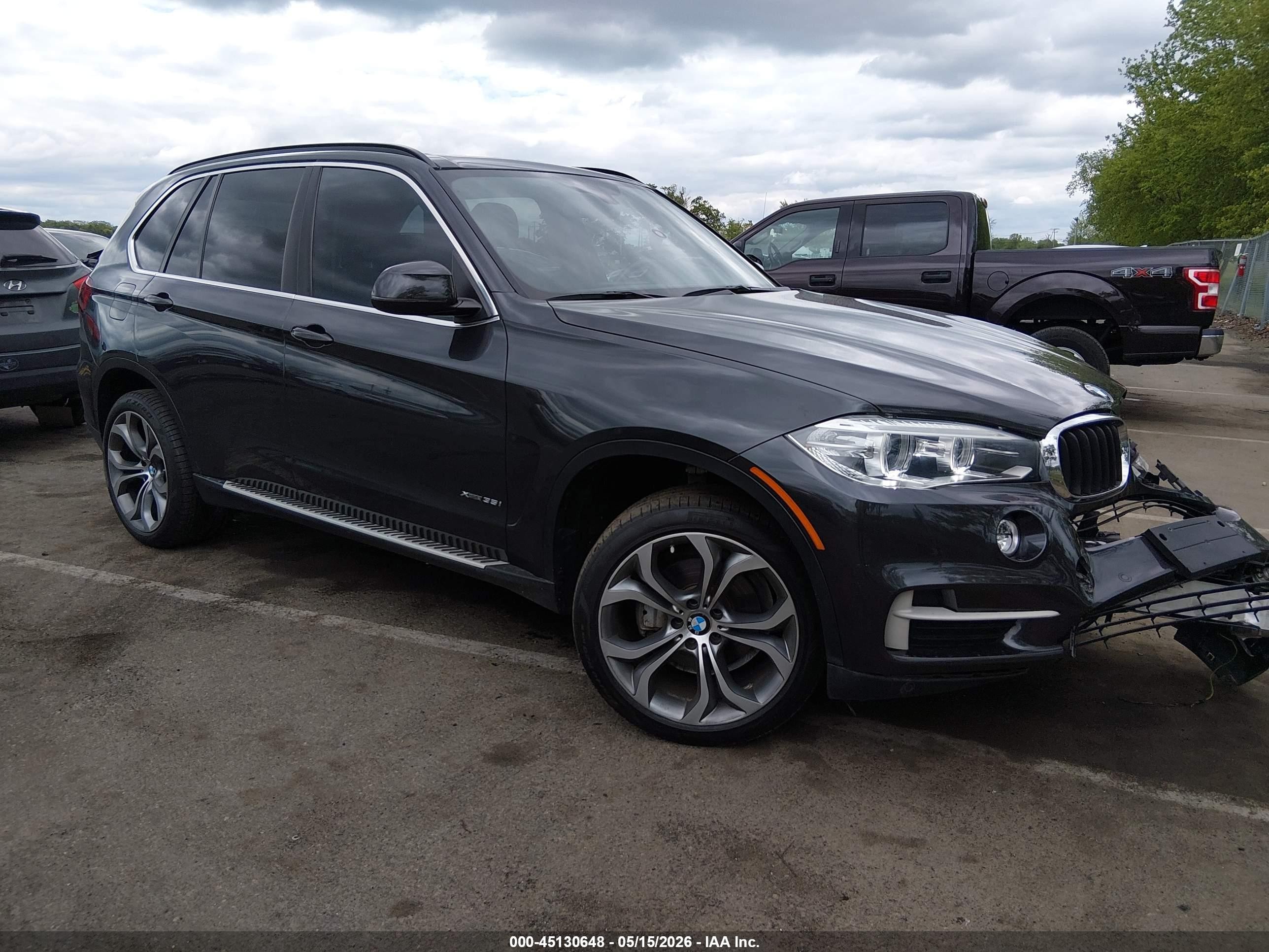 2015 BMW X5 xDrive35i, VIN 5UXKR0C54F0P02481 — Front end