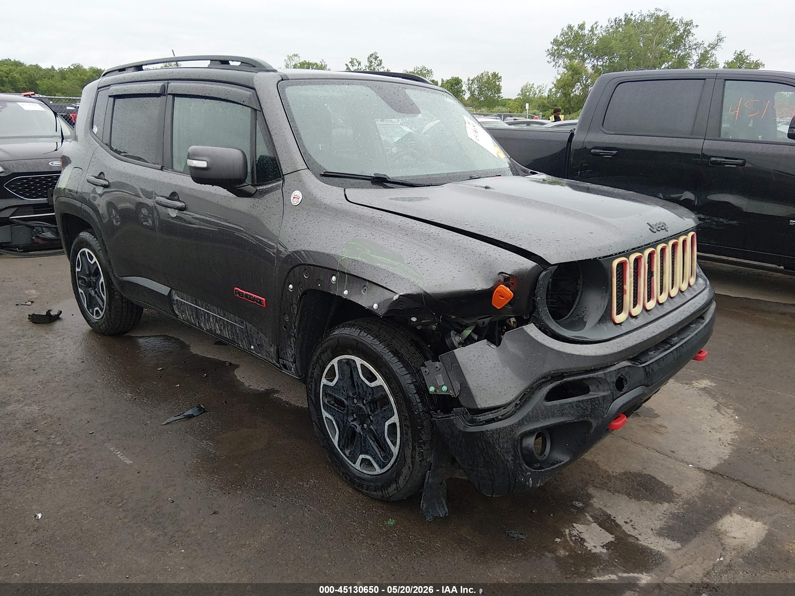 2017 Jeep Renegade Trailhawk, VIN ZACCJBCB0HPF86529 — Front end