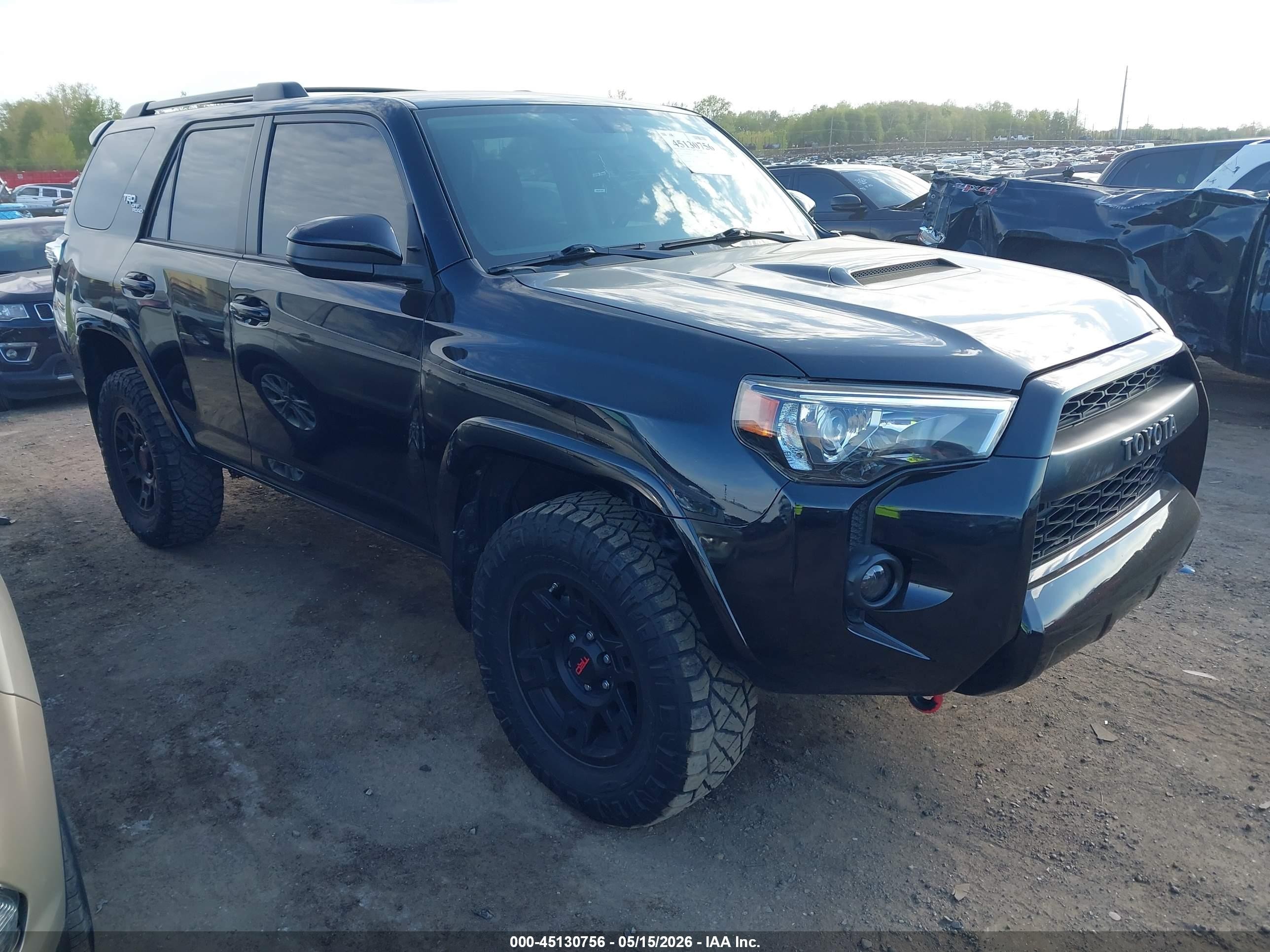 2019 Toyota 4Runner SR5, VIN JTEBU5JR9K5685205 — Front end