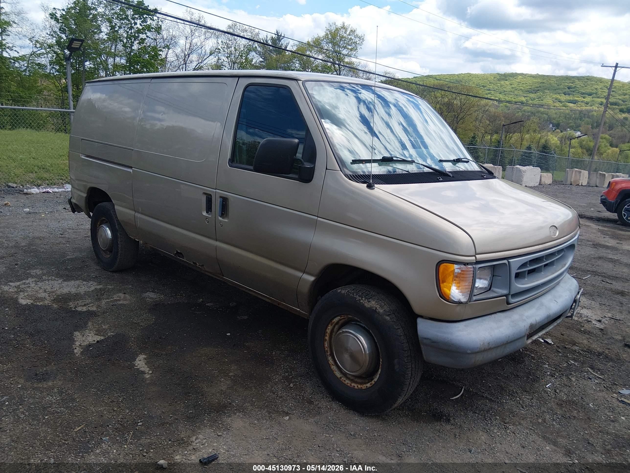 1999 Ford E-Series Commercial, VIN 1FTPE2420XHC13405 — Normal wear