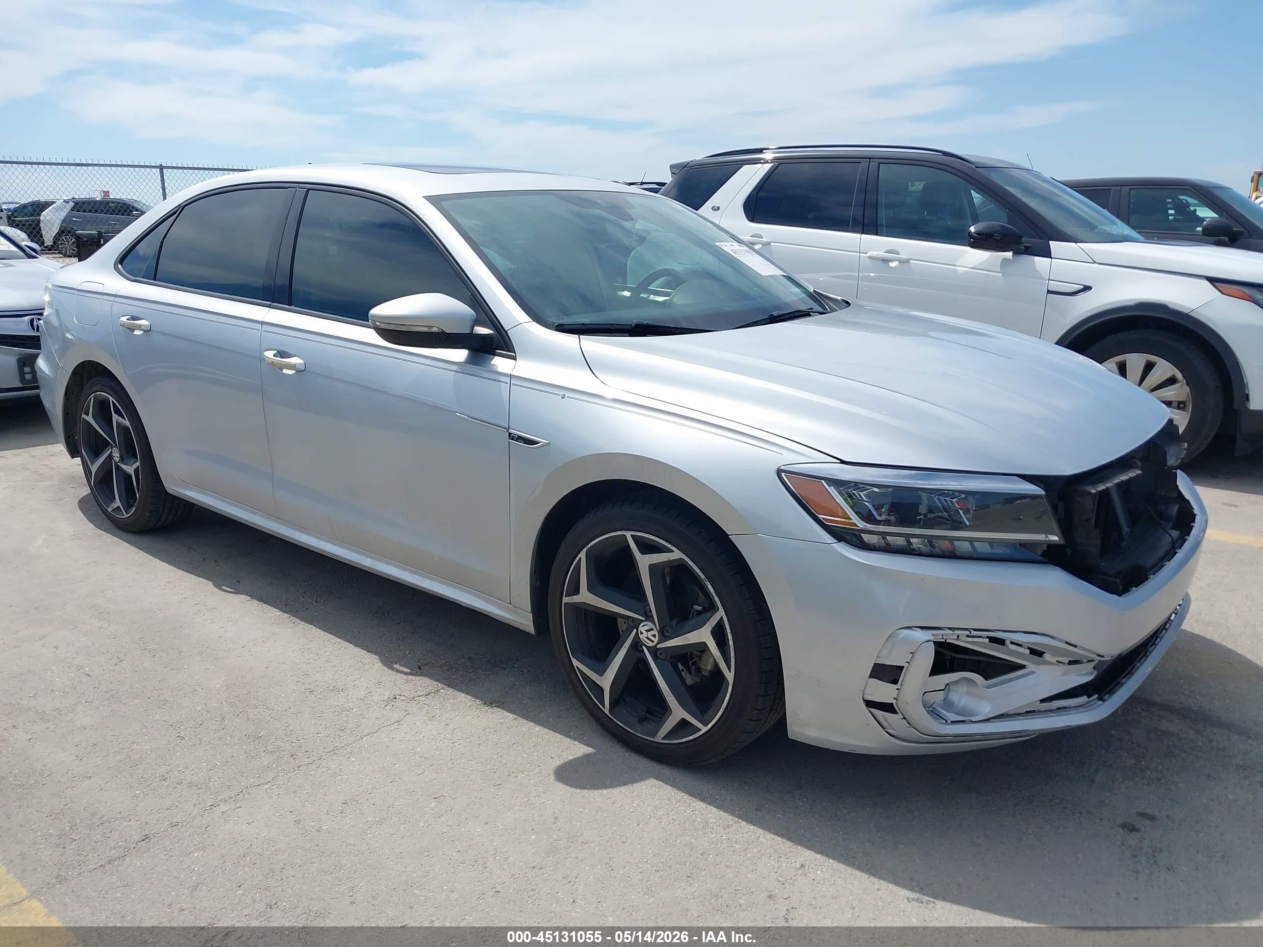2020 Volkswagen Passat R-Line, VIN 1VWMA7A37LC016874 — Front end
