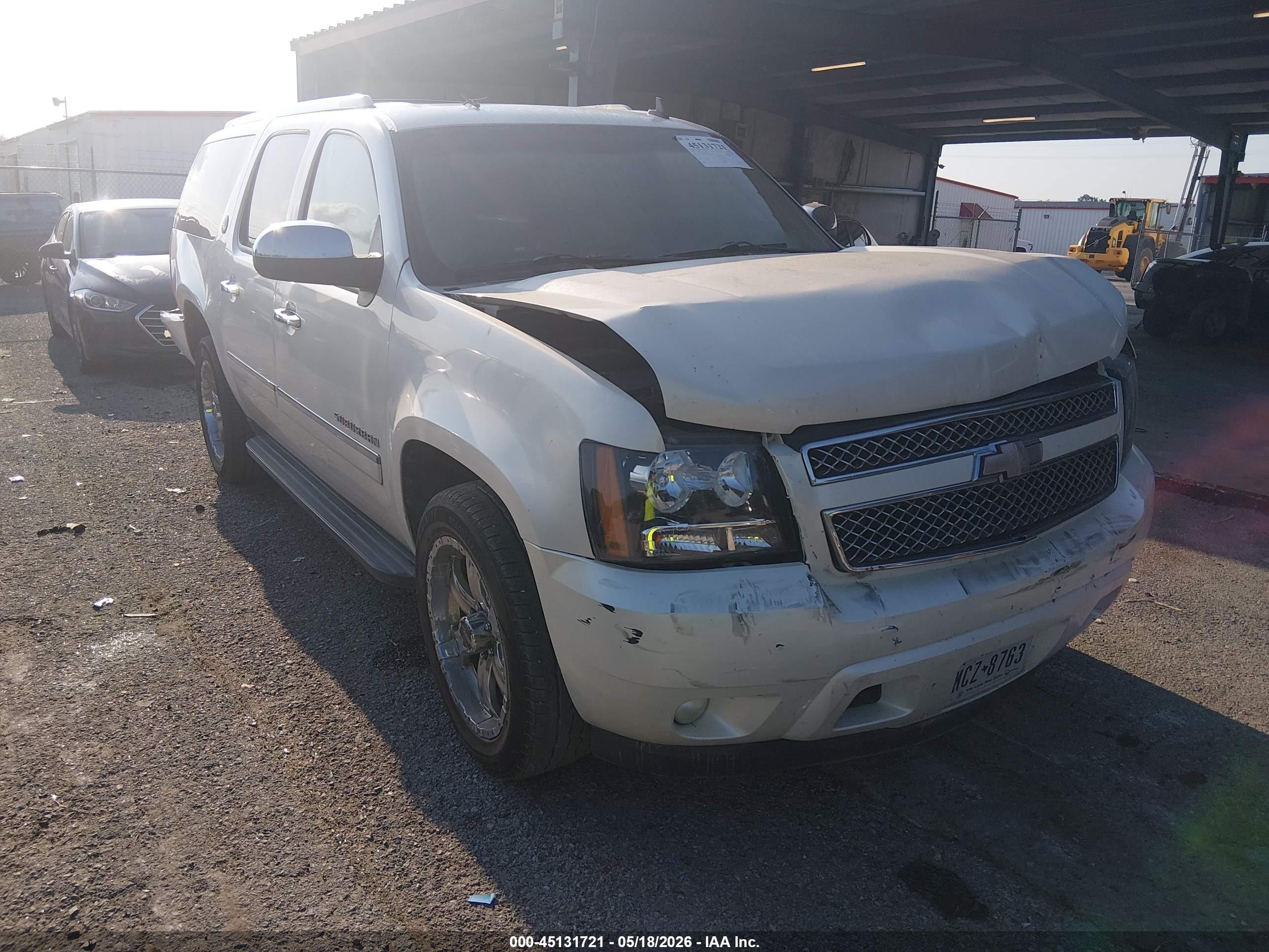 2010 Chevrolet Suburban LTZ, VIN 1GNUCKE08AR286651 — Перед