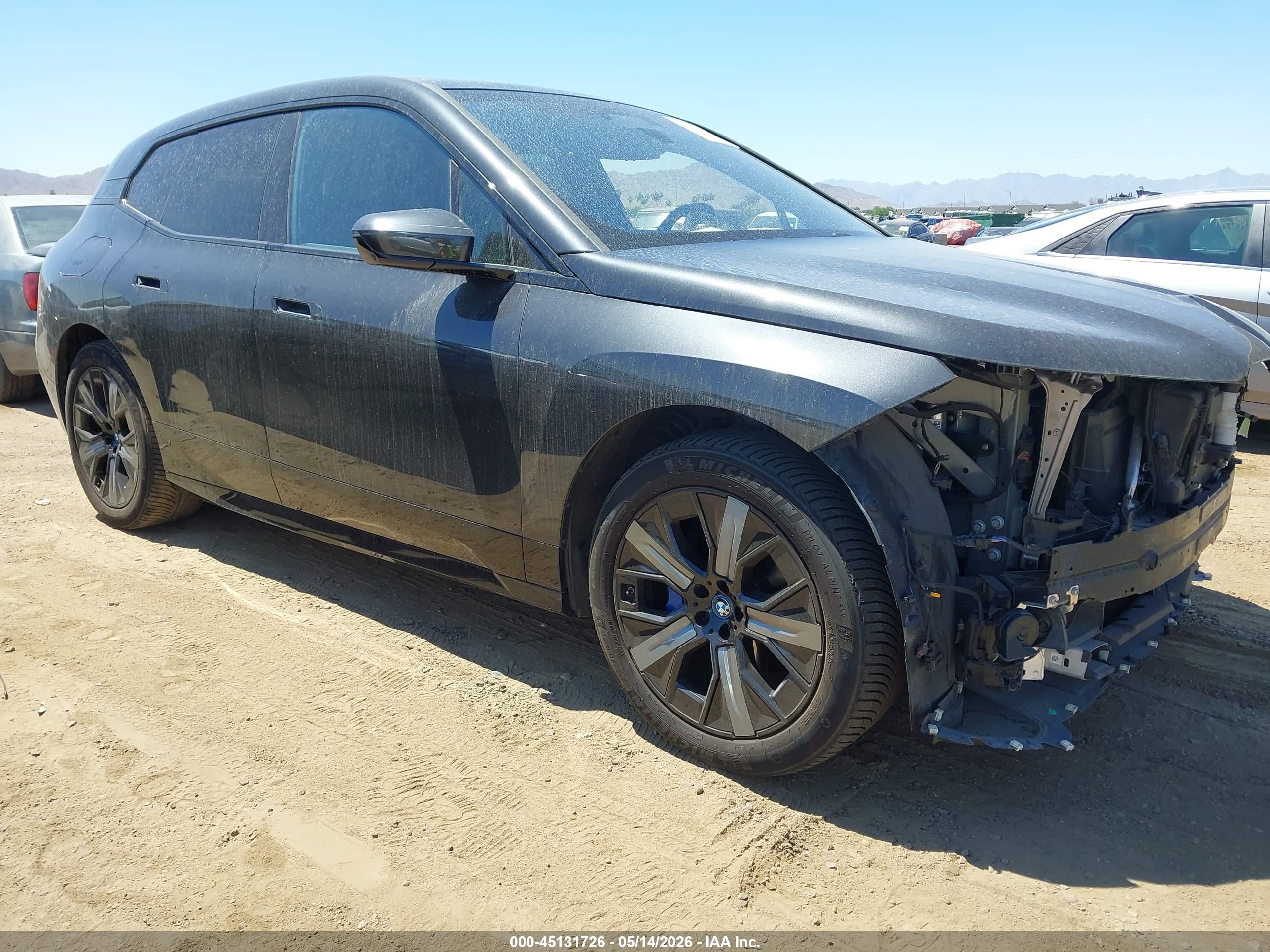 2022 BMW iX xDrive50, VIN WB523CF05NCK15304 — Фото с аукциона 1 of 6