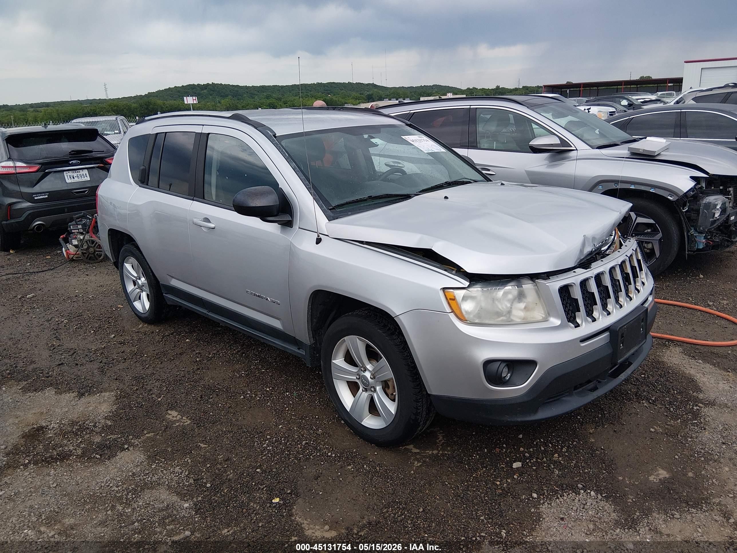 2012 Jeep Compass Sport, VIN 1C4NJDBB5CD583123 — Front end