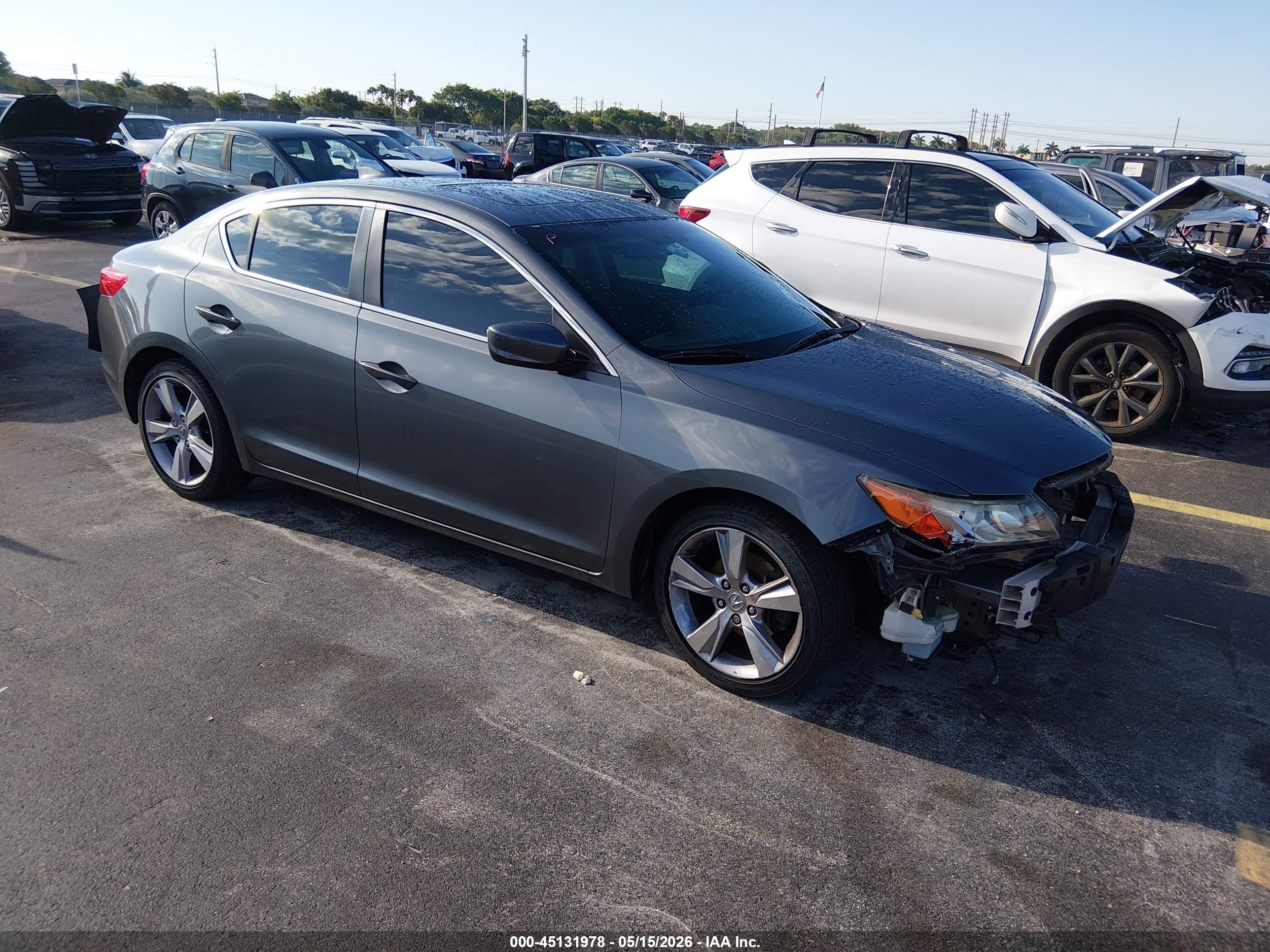2014 Acura ILX, VIN 19VDE1F3XEE005241 — Front end