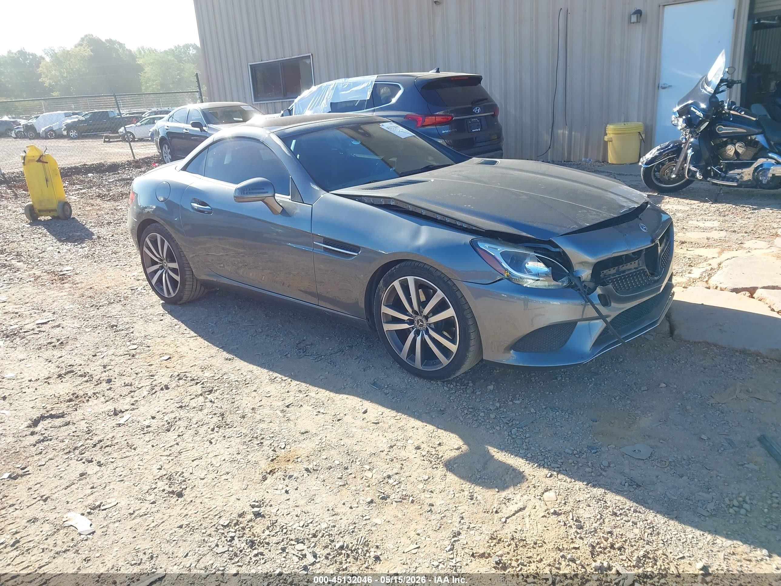 2018 Mercedes-Benz SLC 300, VIN WDDPK3JA7JF153075 — Front end
