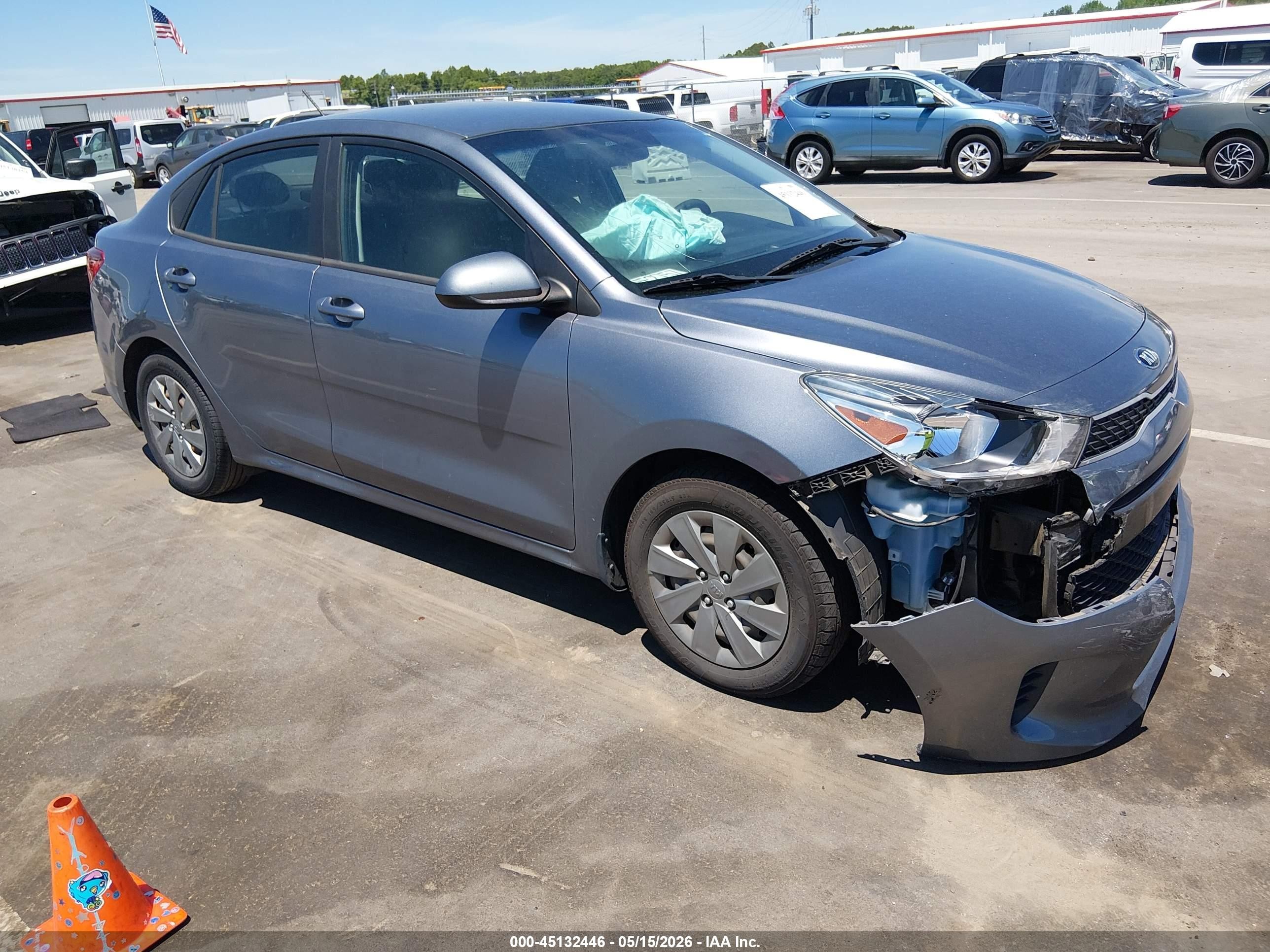 2020 Kia Rio LX, VIN 3KPA24AD8LE314840 — Перед