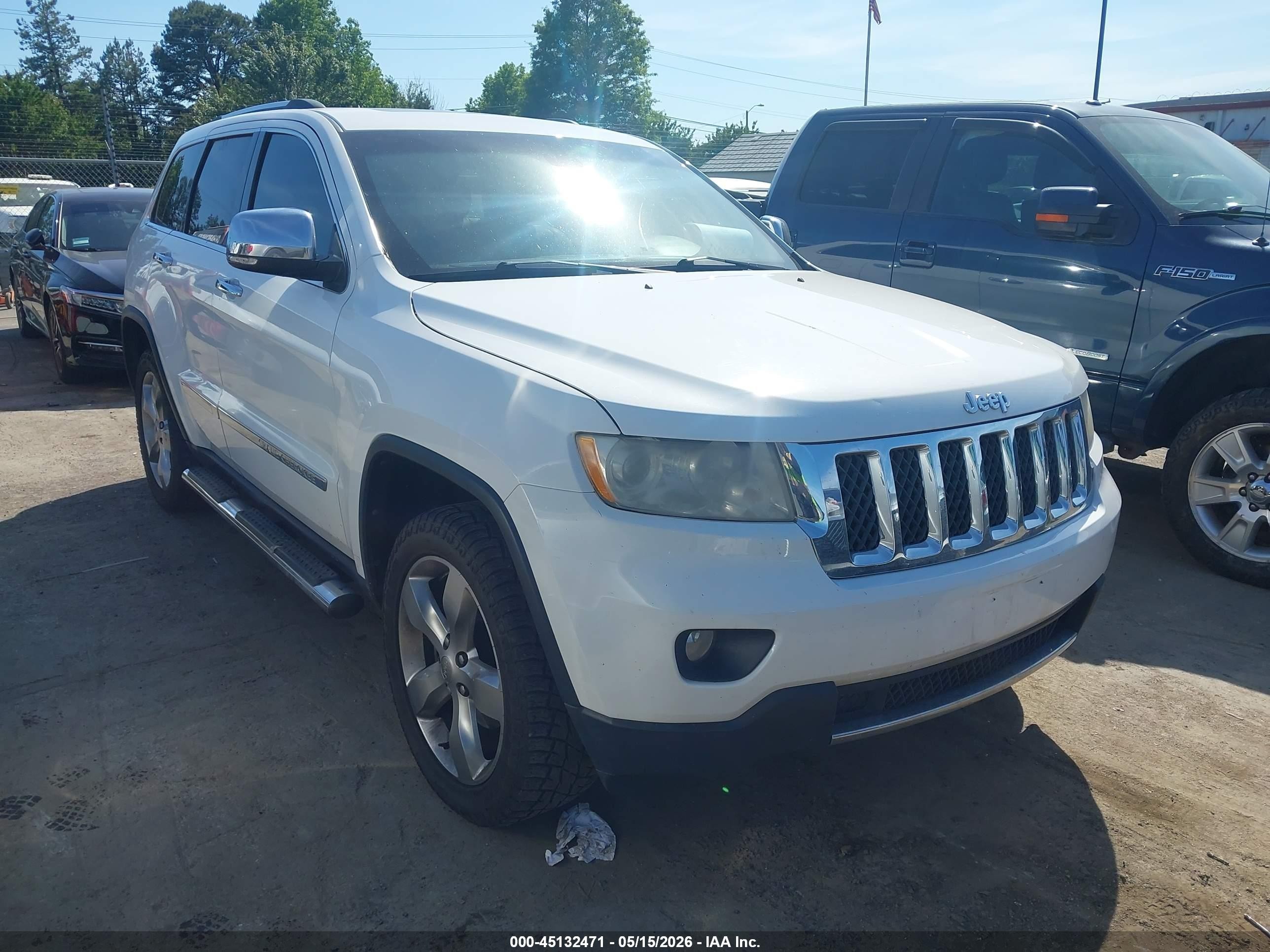 2013 Jeep Grand Cherokee Overland, VIN 1C4RJFCG0DC601266 — Rear end