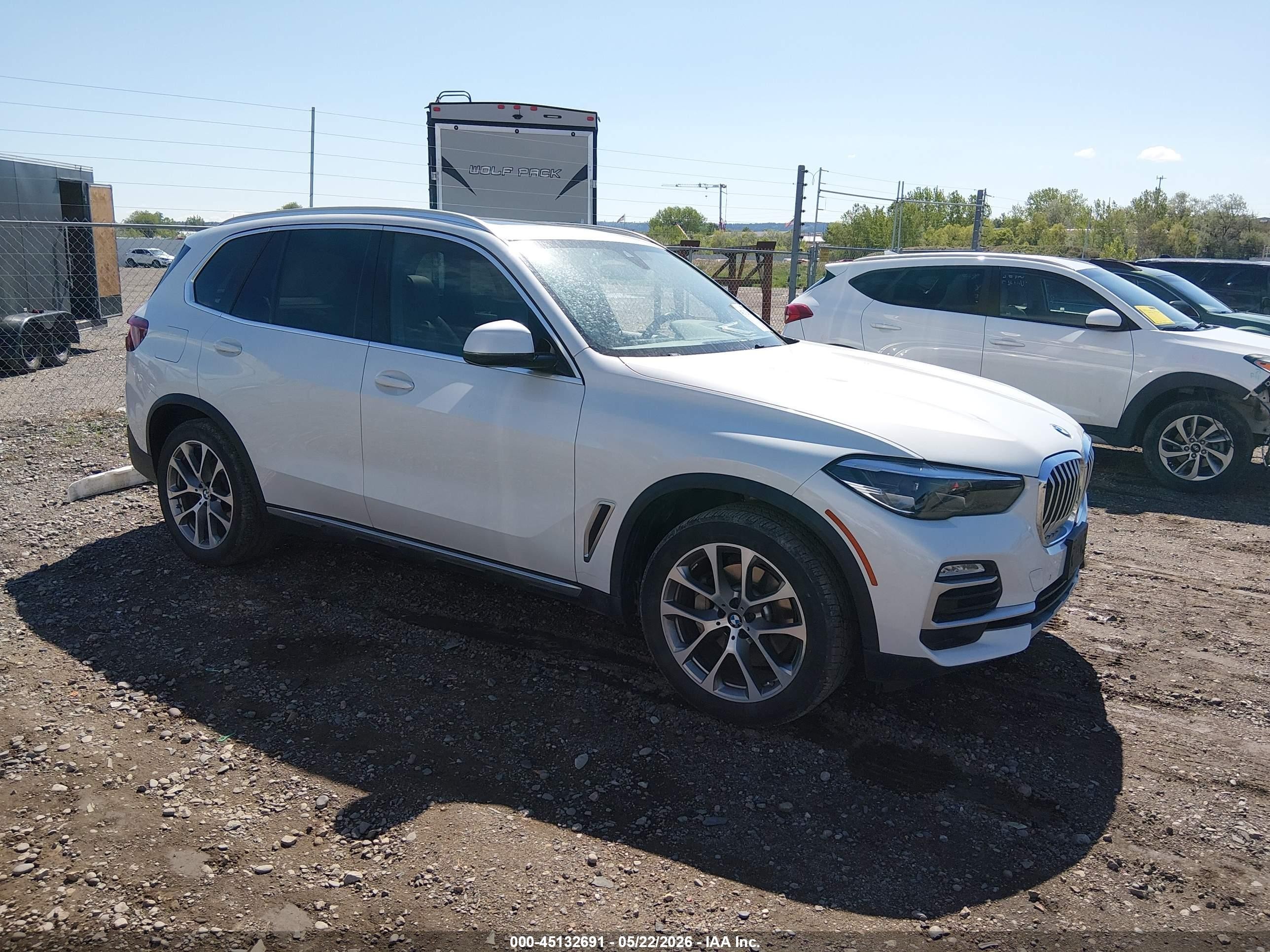 2019 BMW X5 xDrive40i, VIN 5UXCR6C54KLL11329 — Бок