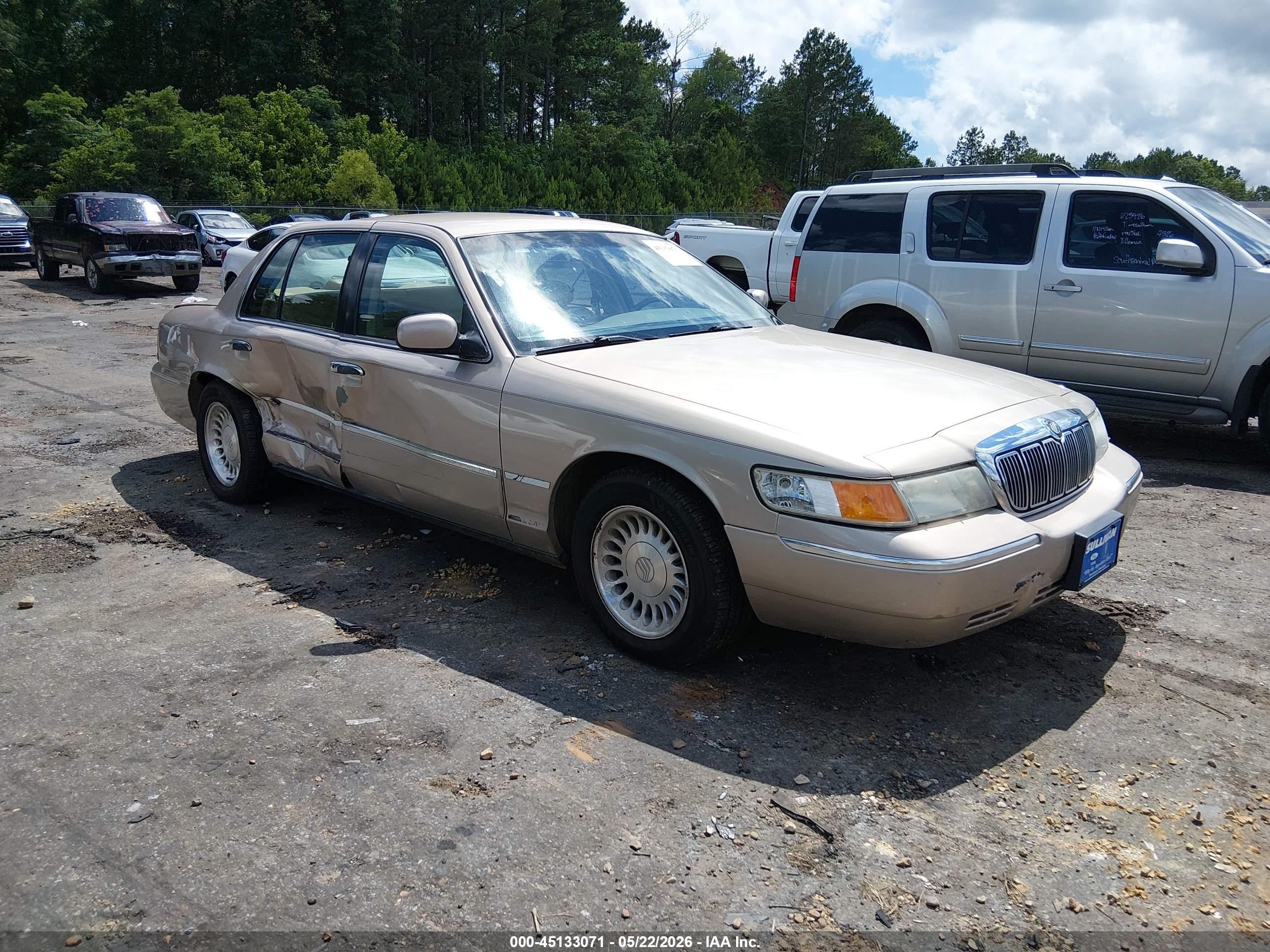1998 Mercury Grand Marquis LS, VIN 2MEFM75W1WX685932 — Side