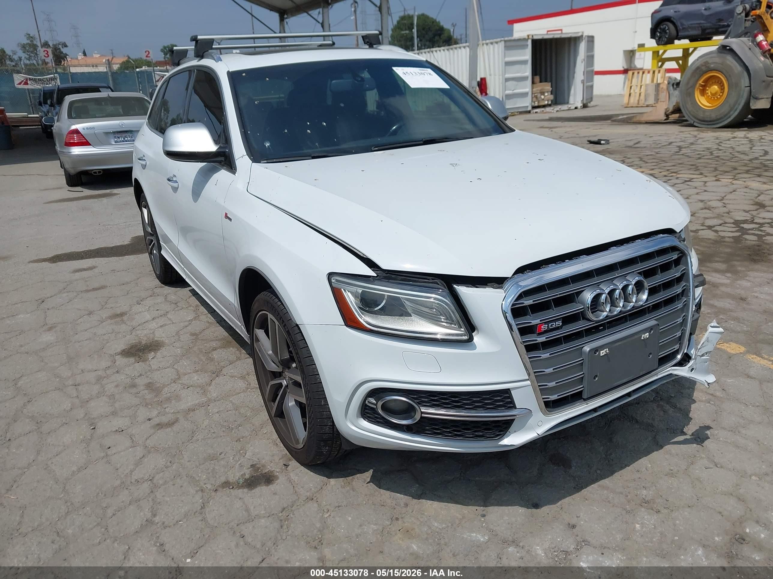 2016 Audi SQ5 Premium Plus, VIN WA1CCAFP0GA128171 — Перед