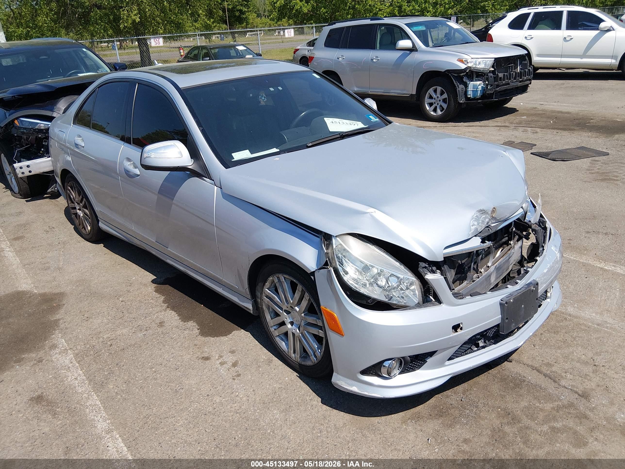 2008 Mercedes-Benz C 300 Sport, VIN WDDGF81X78F166781 — Front end