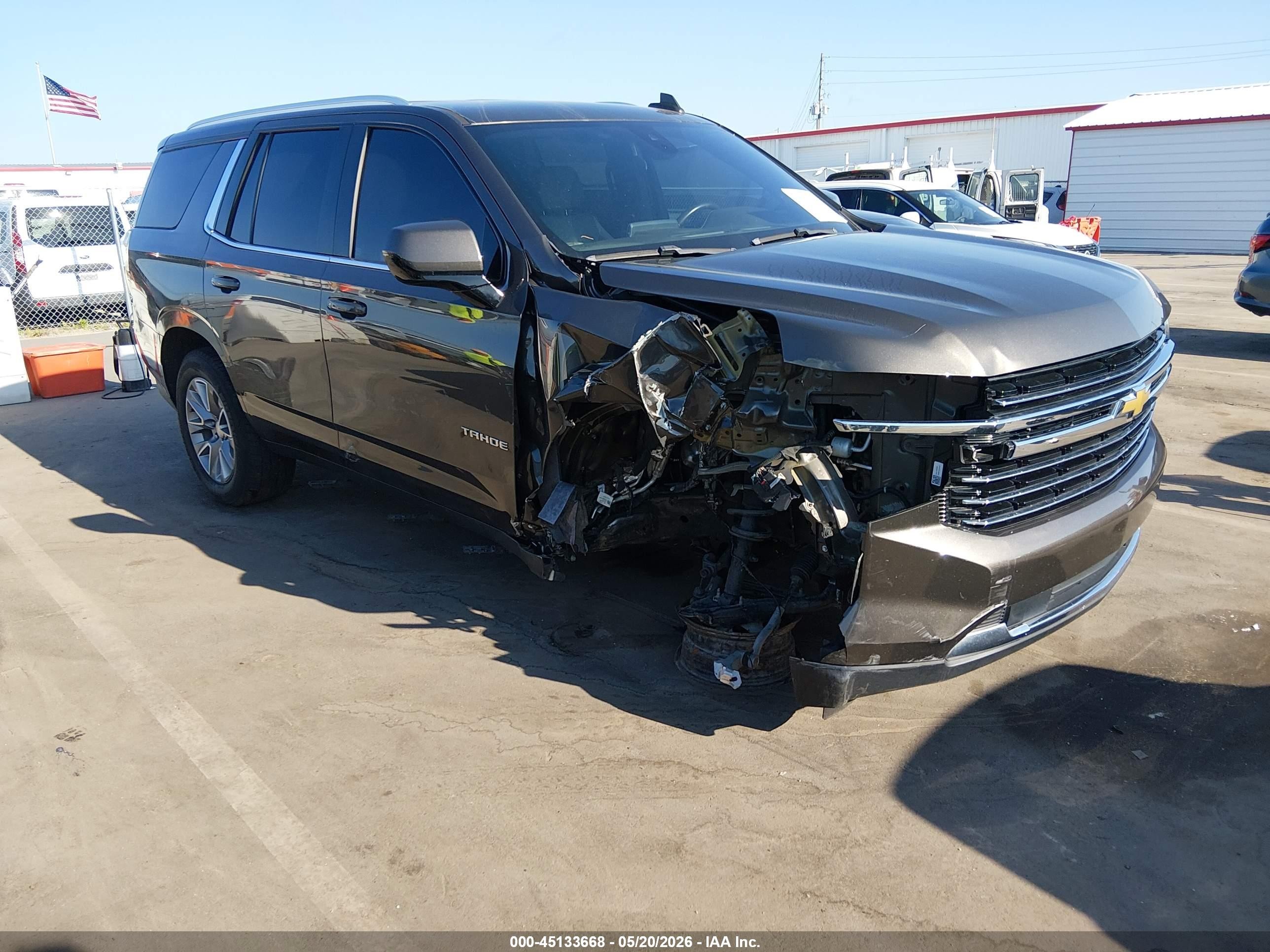 2021 Chevrolet Tahoe LT, VIN 1GNSCNKDXMR377991 — Side
