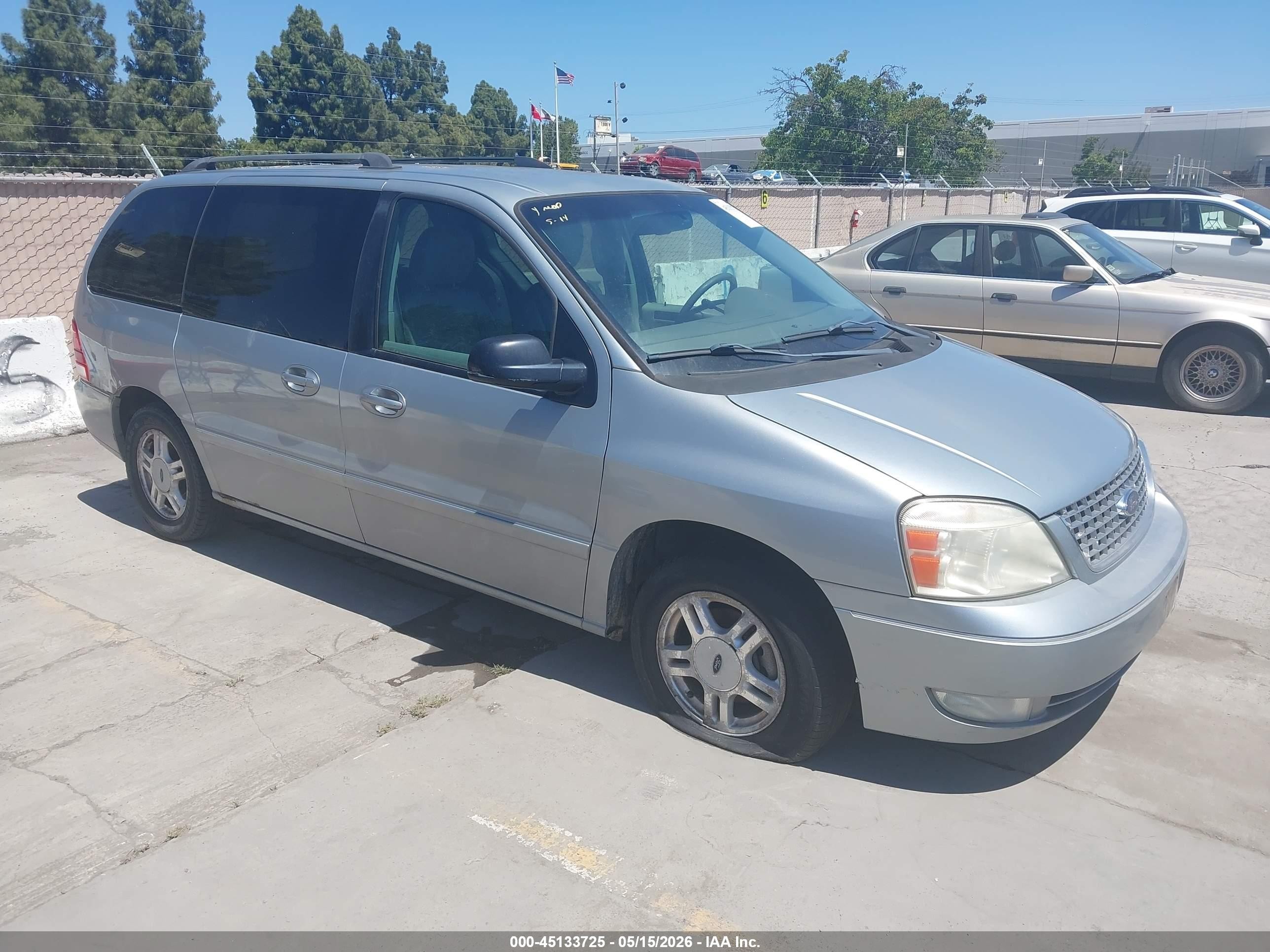 2007 Ford Freestar SEL, VIN 2FMZA52217BA02411 — Normal wear