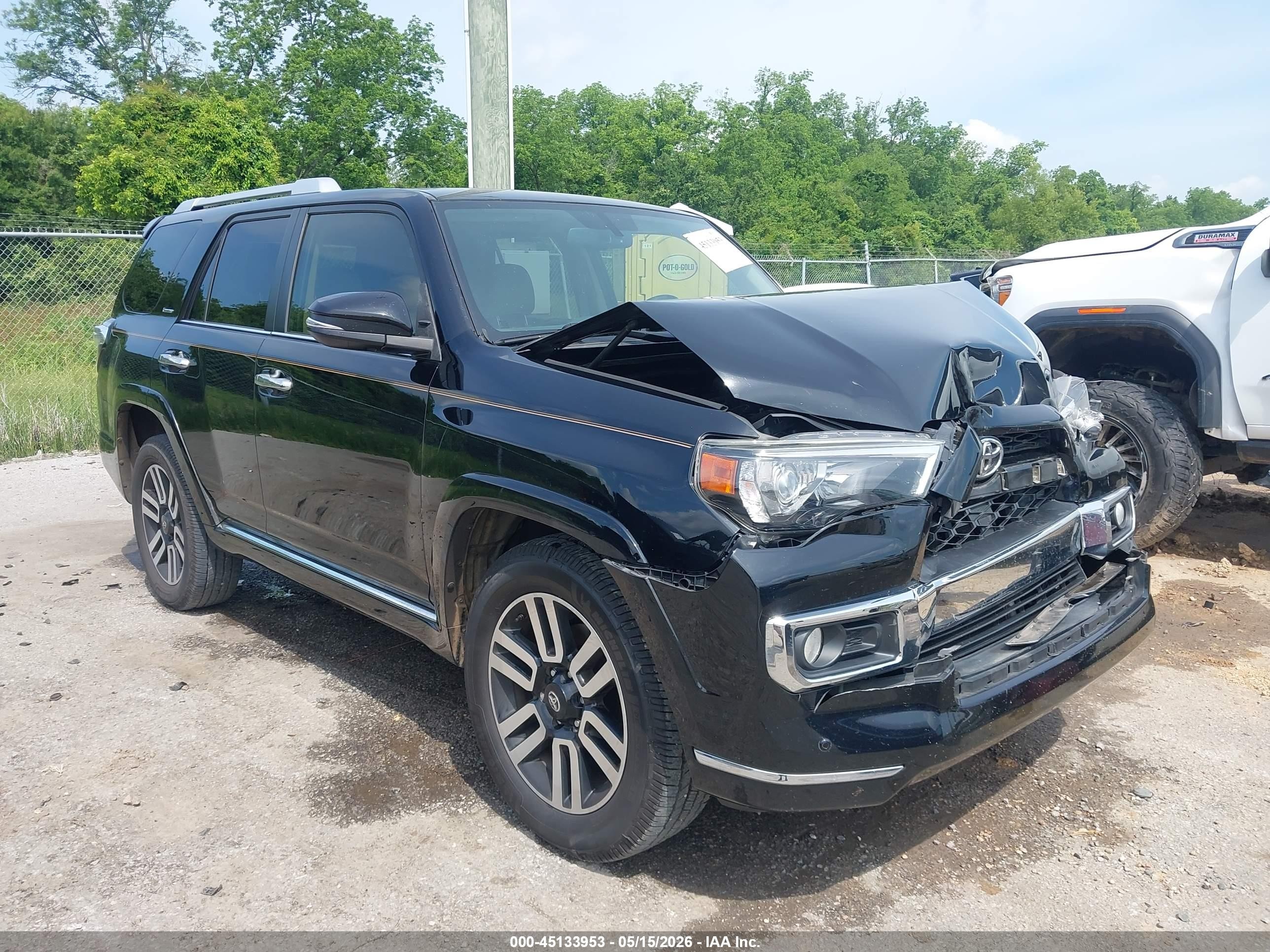 2017 Toyota 4Runner SR5, VIN JTEZU5JR2H5155410 — Перед
