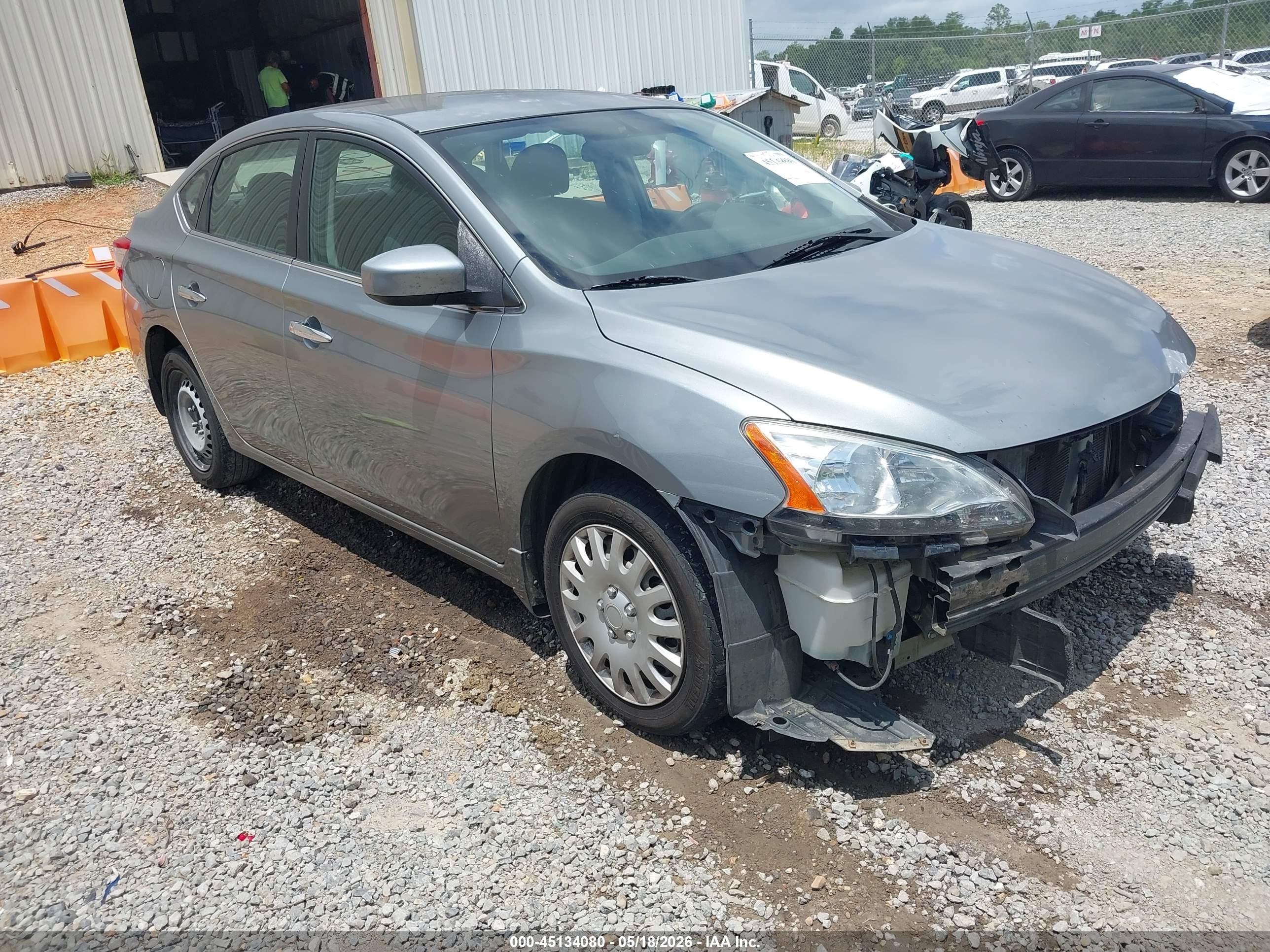2014 Nissan Sentra S, VIN 3N1AB7APXEY288273 — Front end