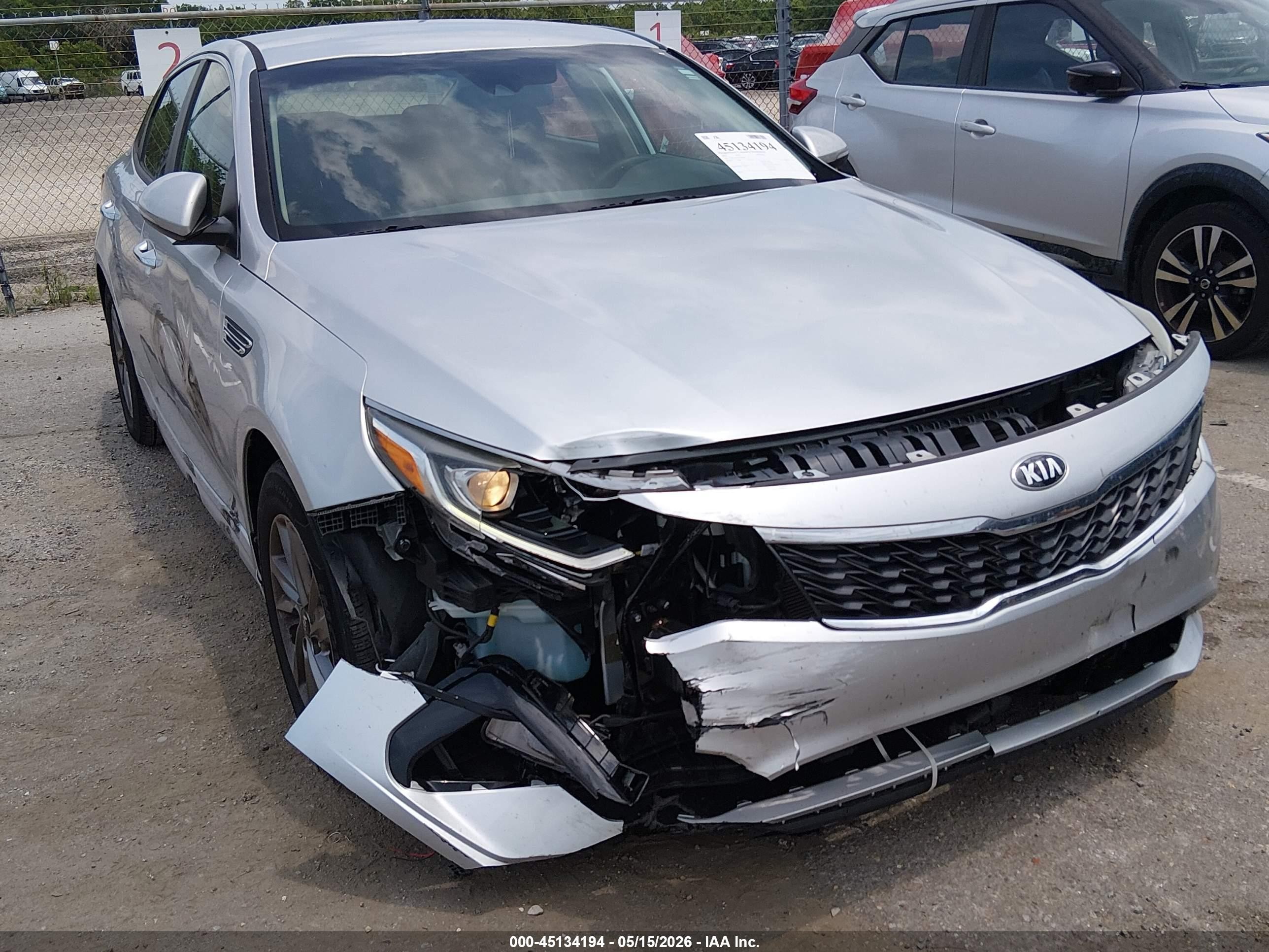 2020 Kia Optima LX, VIN 5XXGT4L32LG386183 — Front end