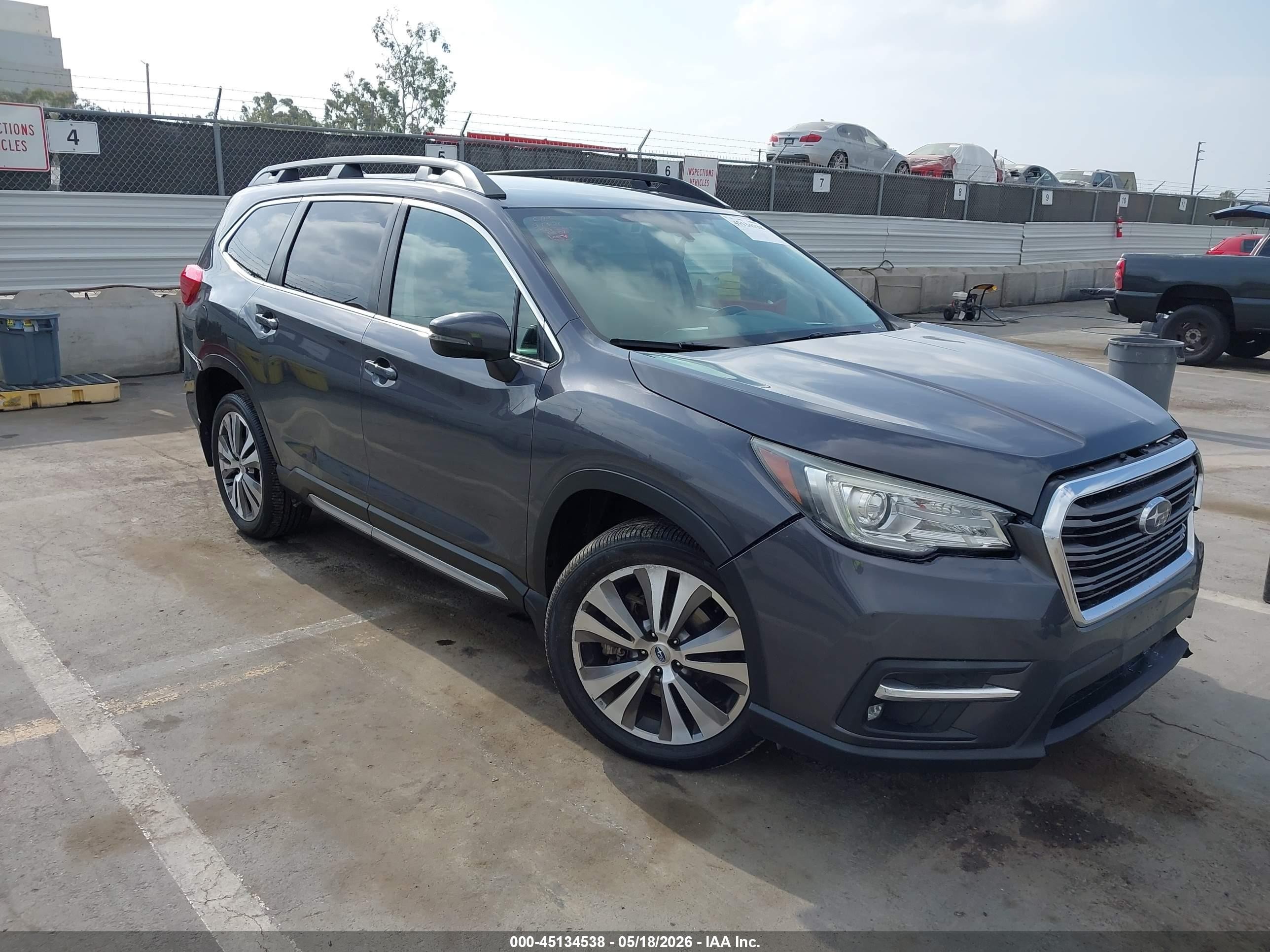 2020 Subaru Ascent Limited, VIN 4S4WMAMD0L3463417 — Front end