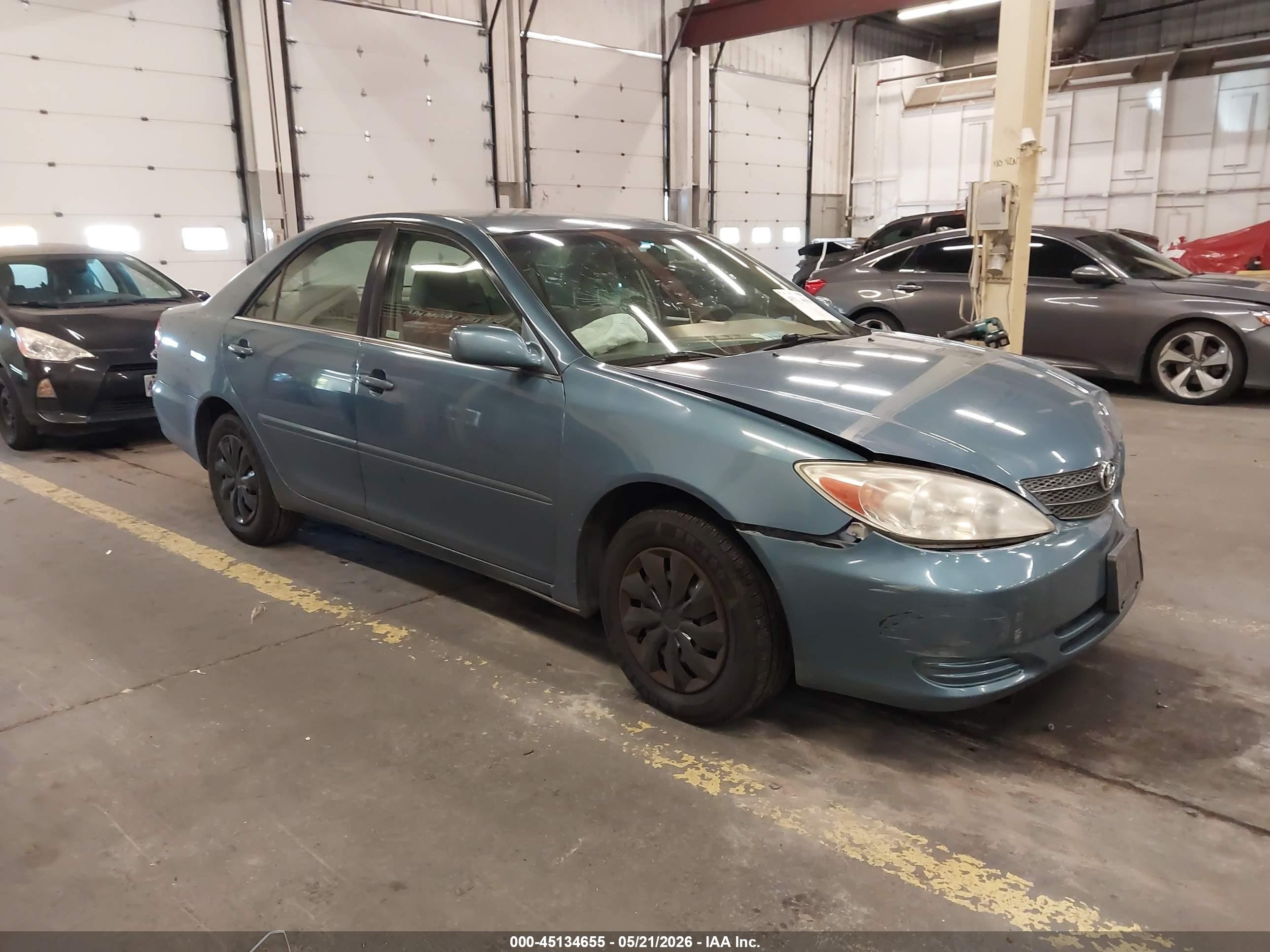 2003 Toyota Camry LE, VIN 4T1BE32K03U742658 — Front end
