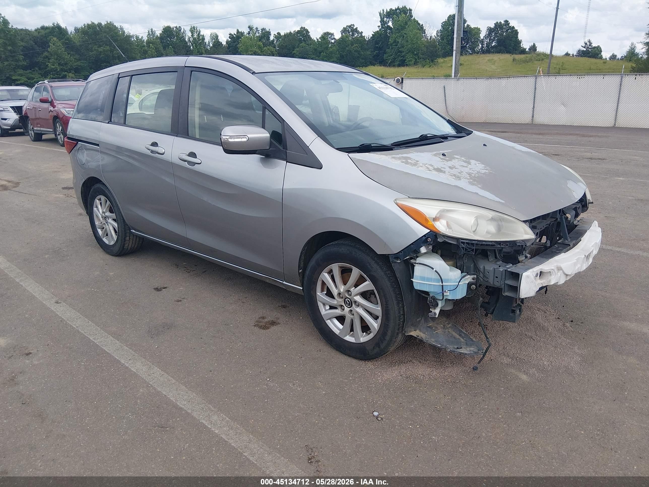 2013 Mazda 5 Sport, VIN JM1CW2BL5D0147581 — Front end