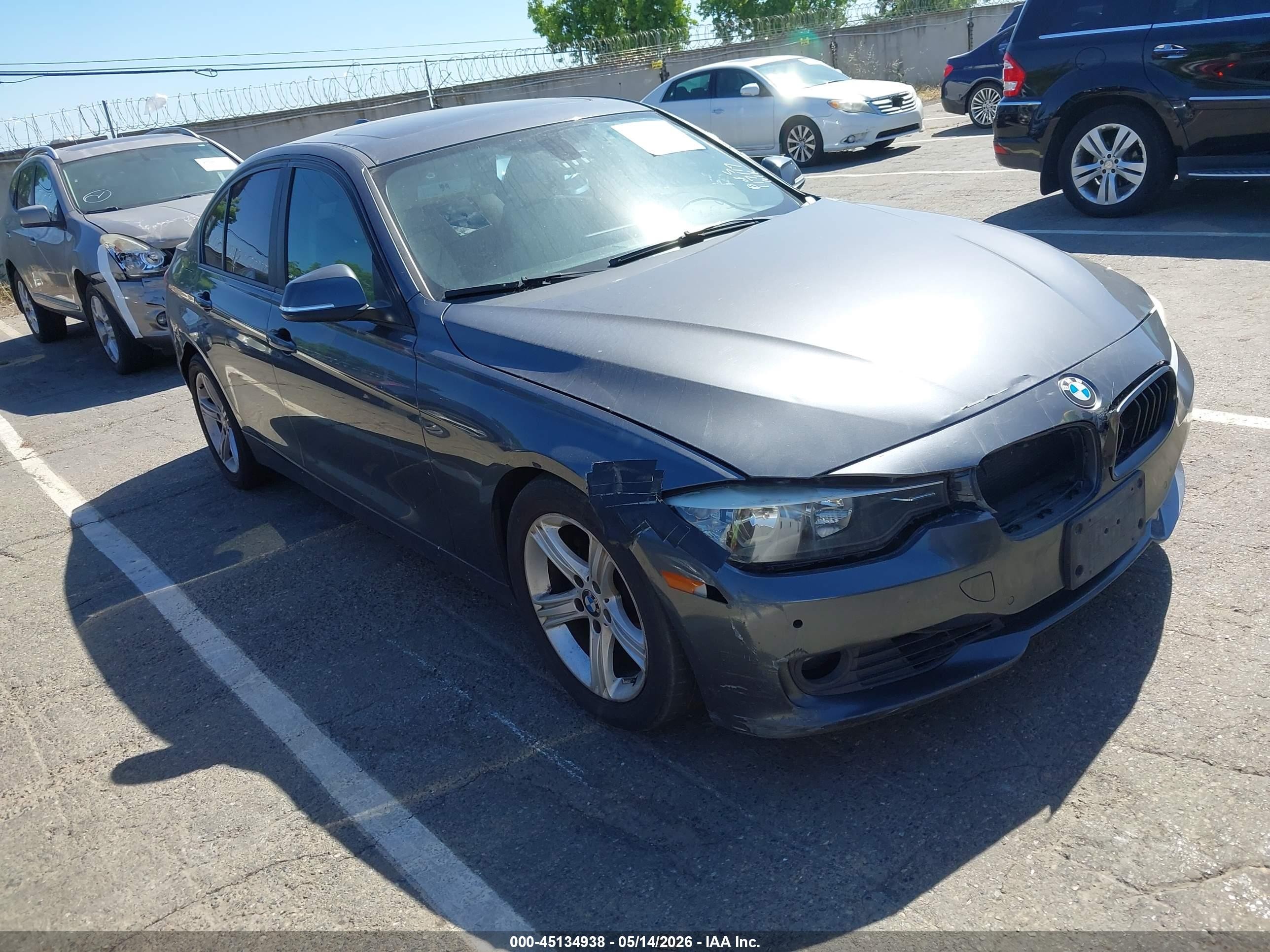 2014 BMW 3 Series 328i, VIN WBA3C1C59EK117117 — Front end