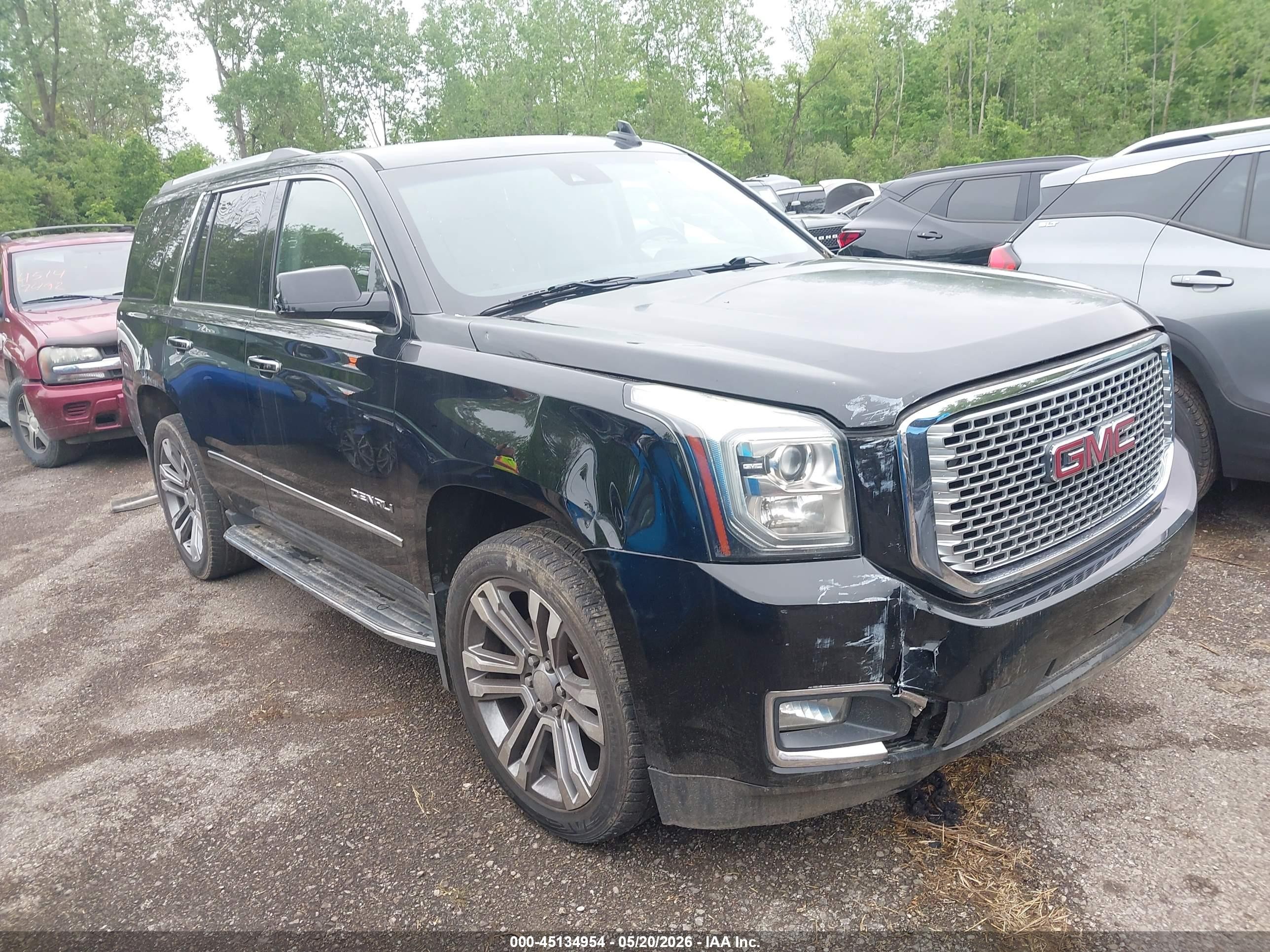 2016 GMC Yukon Denali, VIN 1GKS2CKJ7GR275465 — Бок
