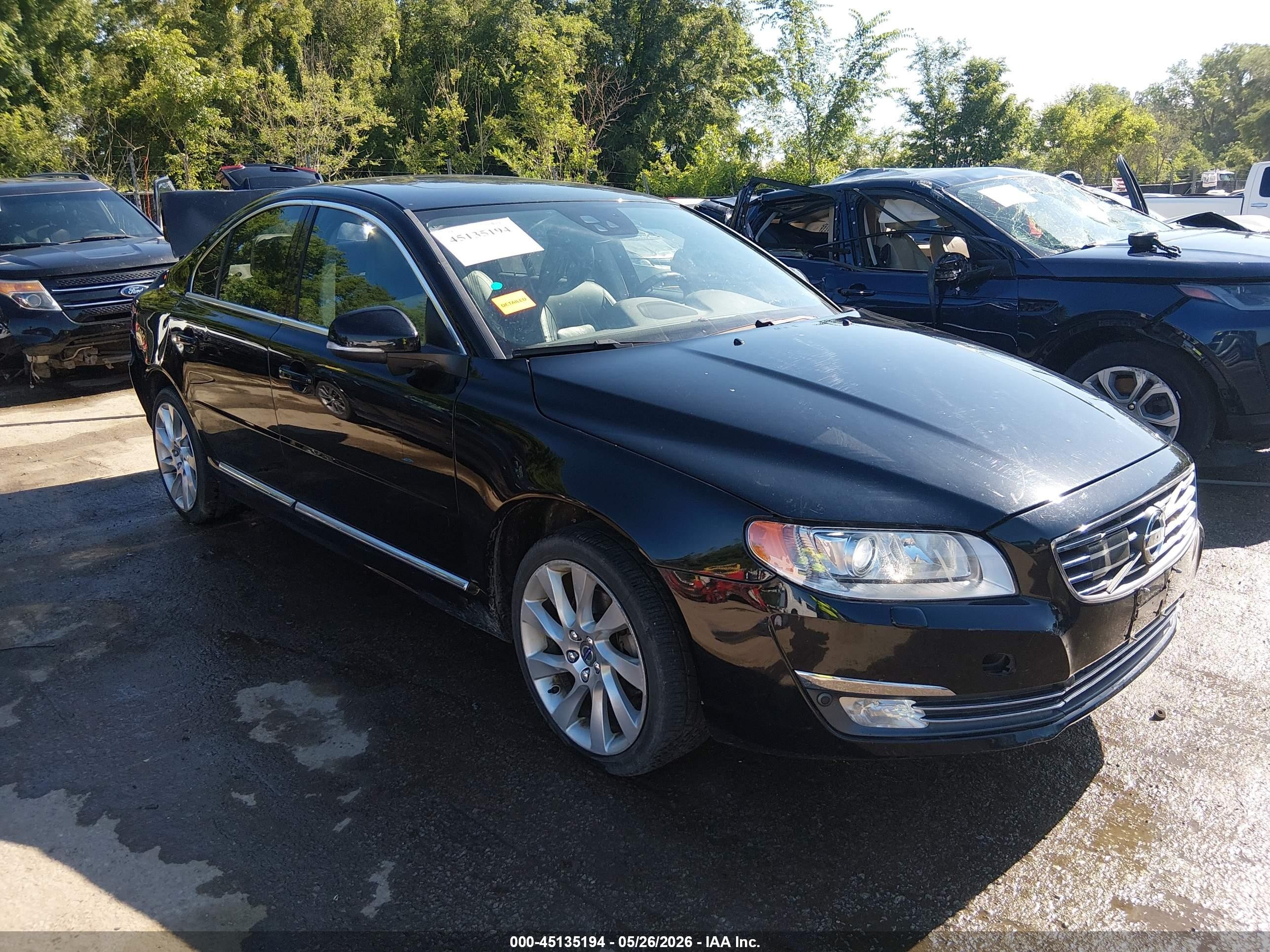 2016 Volvo S80 T5 Drive-E Platinum, VIN YV140MAM9G1195279 — Rear end
