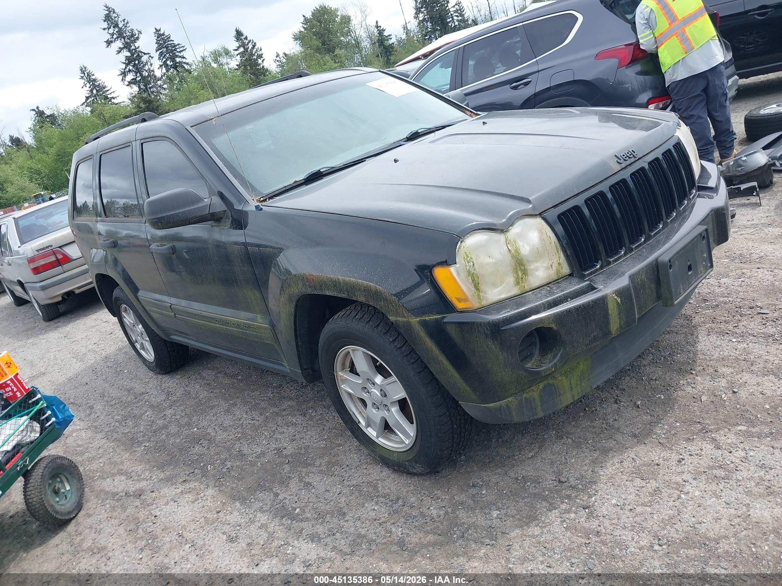 2006 Jeep Grand Cherokee Laredo, VIN 1J4GR48K76C190740 — Normal wear