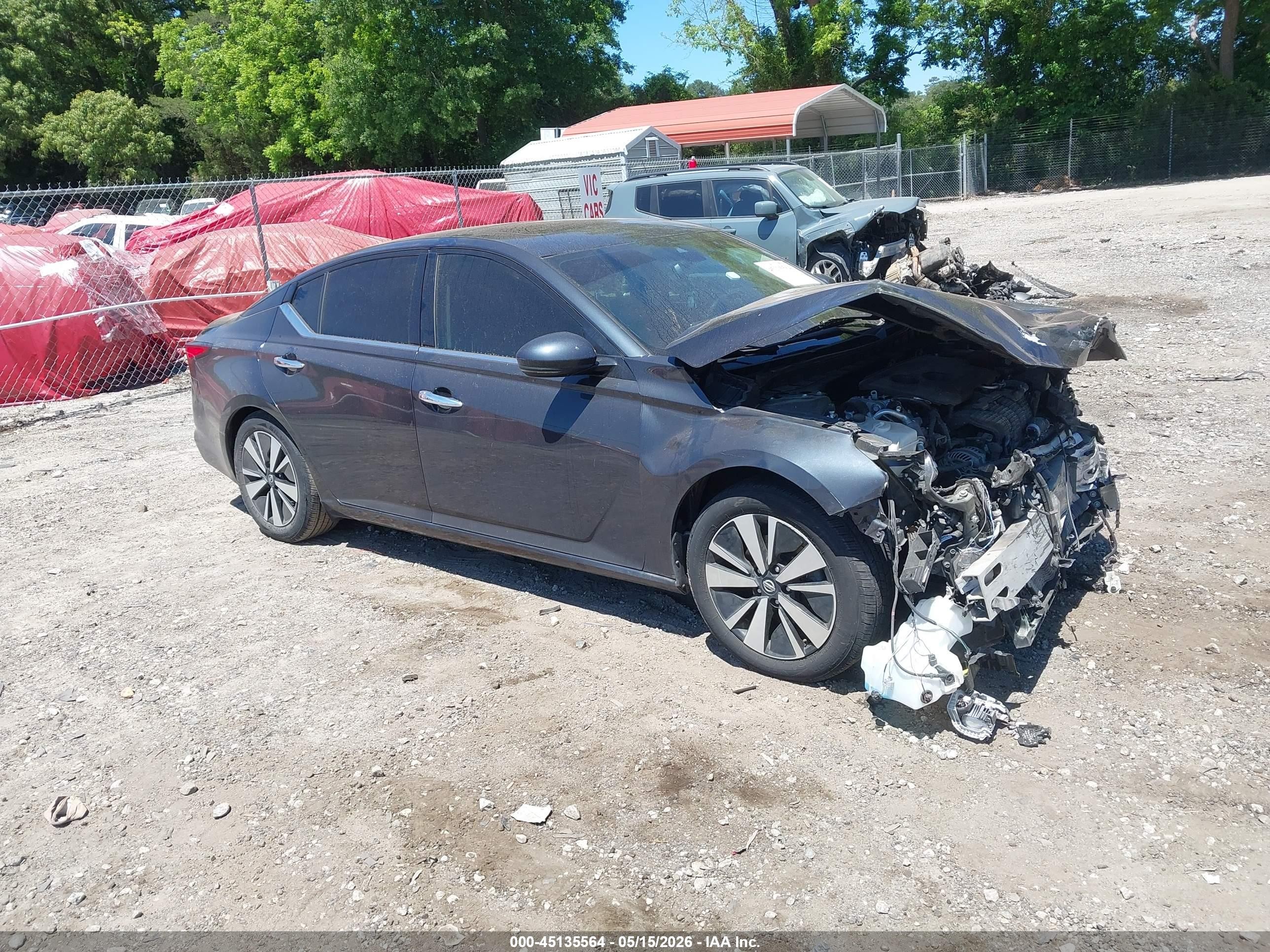 2019 Nissan Altima SL, VIN 1N4BL4EV2KC203829 — Front end