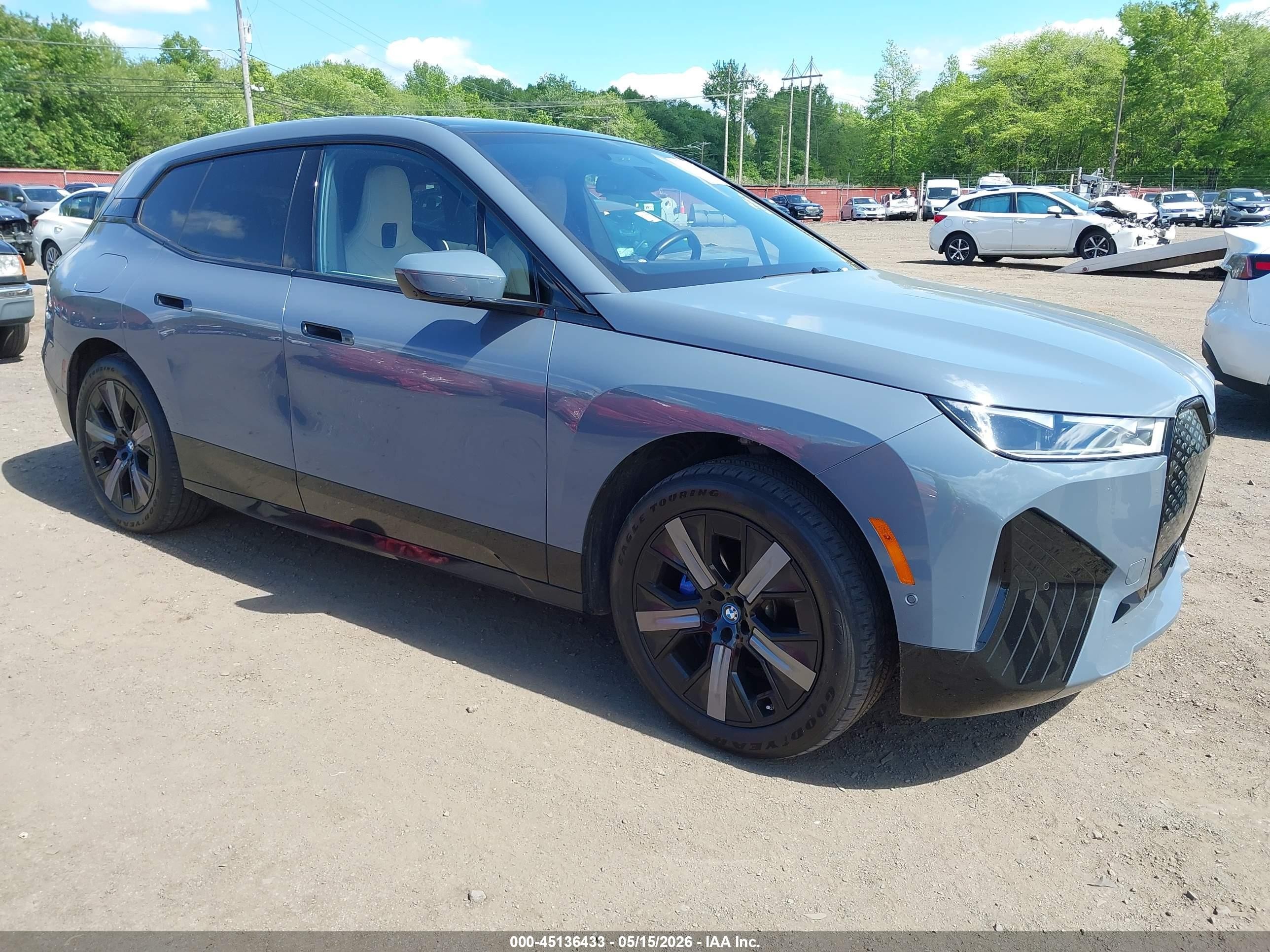 2024 BMW iX xDrive50, VIN WB523CF06RCP51667 — Зад