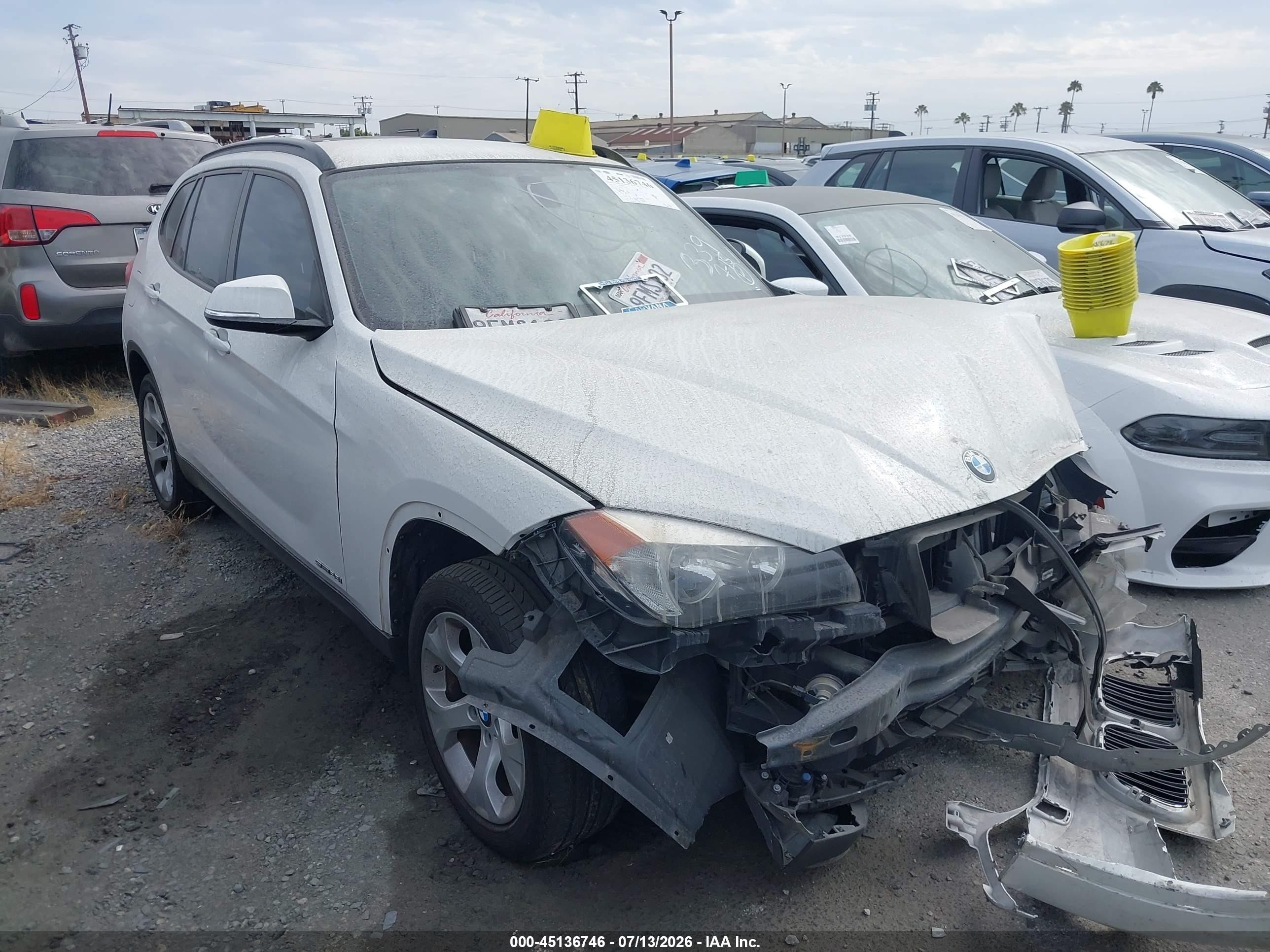 2015 BMW X1 sDrive28i, VIN WBAVM1C56FV319161 — Front end