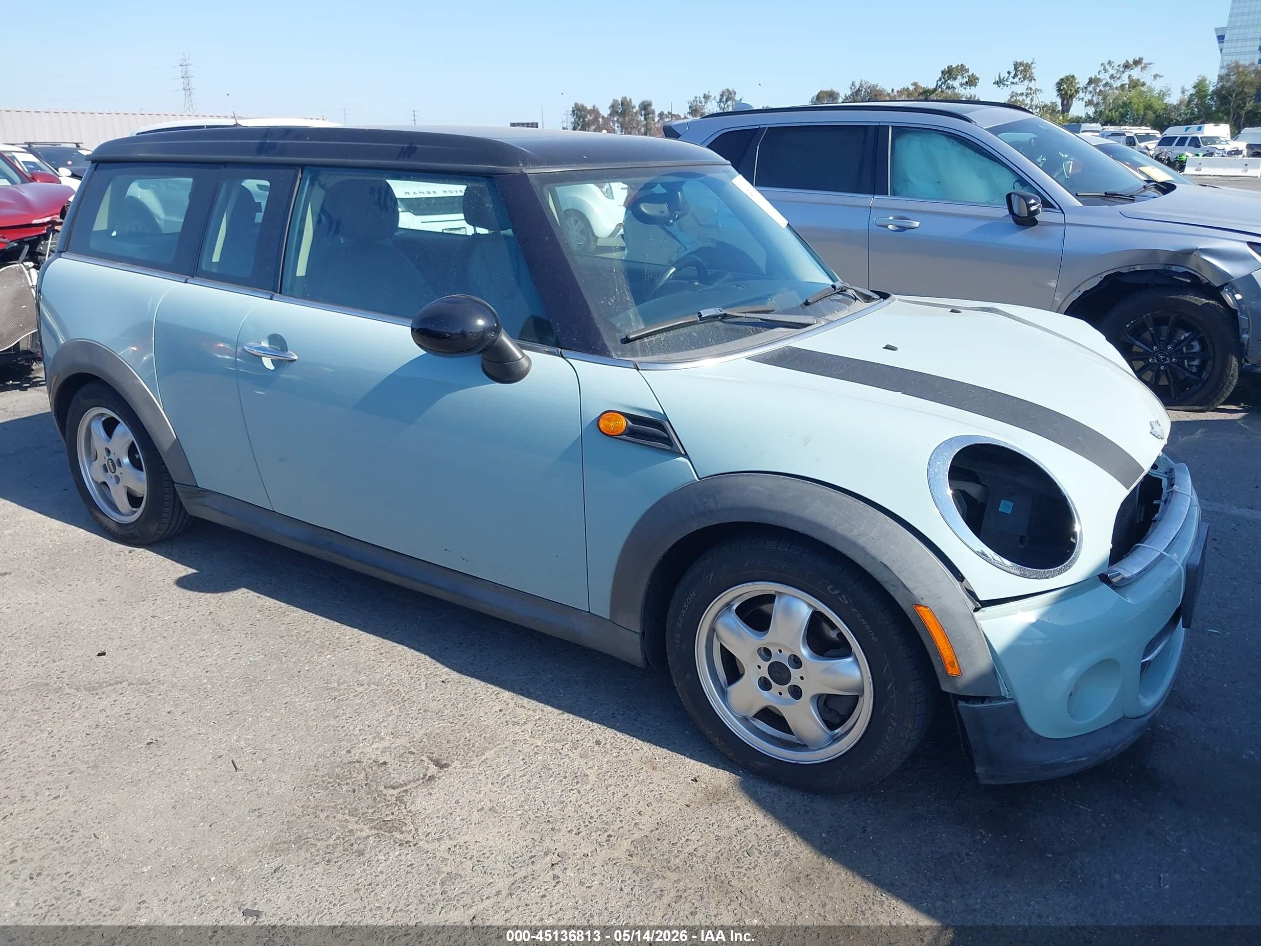 2012 MINI Clubman, VIN WMWZF3C57CT488880 — Перед