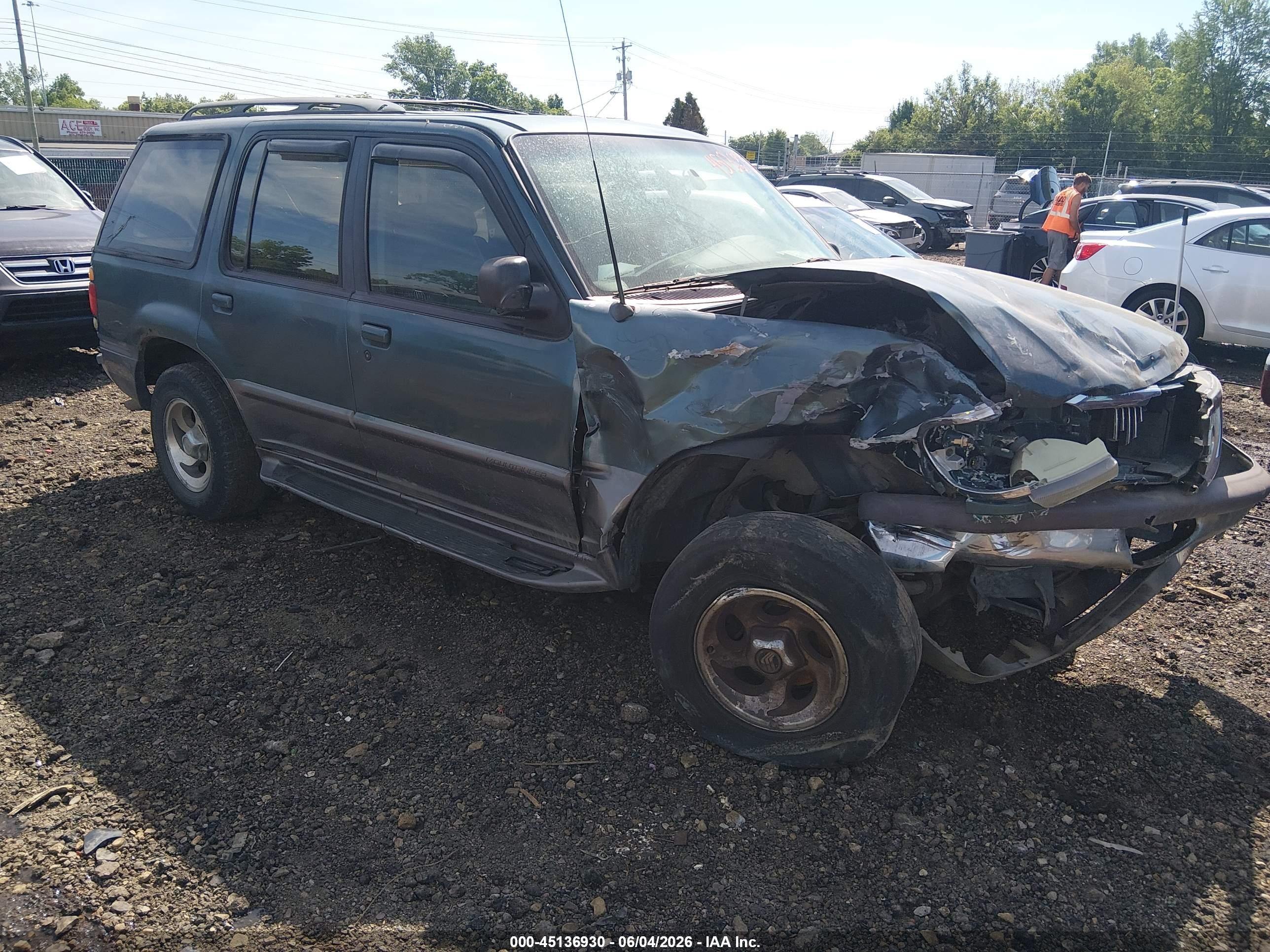 1997 Mercury Mountaineer, VIN 4M2DU55P7VUJ06304 — Перед