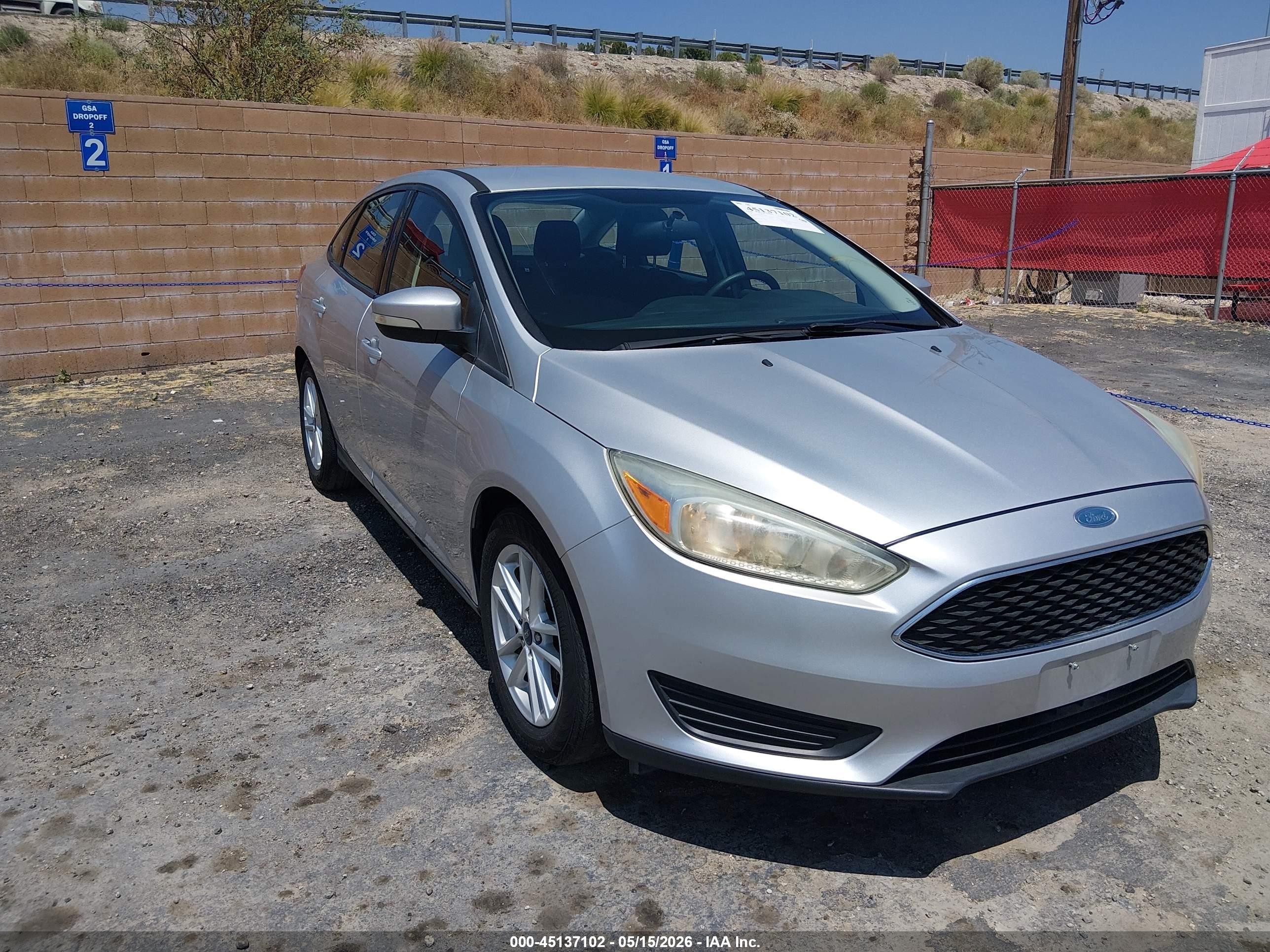 2016 Ford Focus SE, VIN 1FADP3F20GL346443 — Normal wear