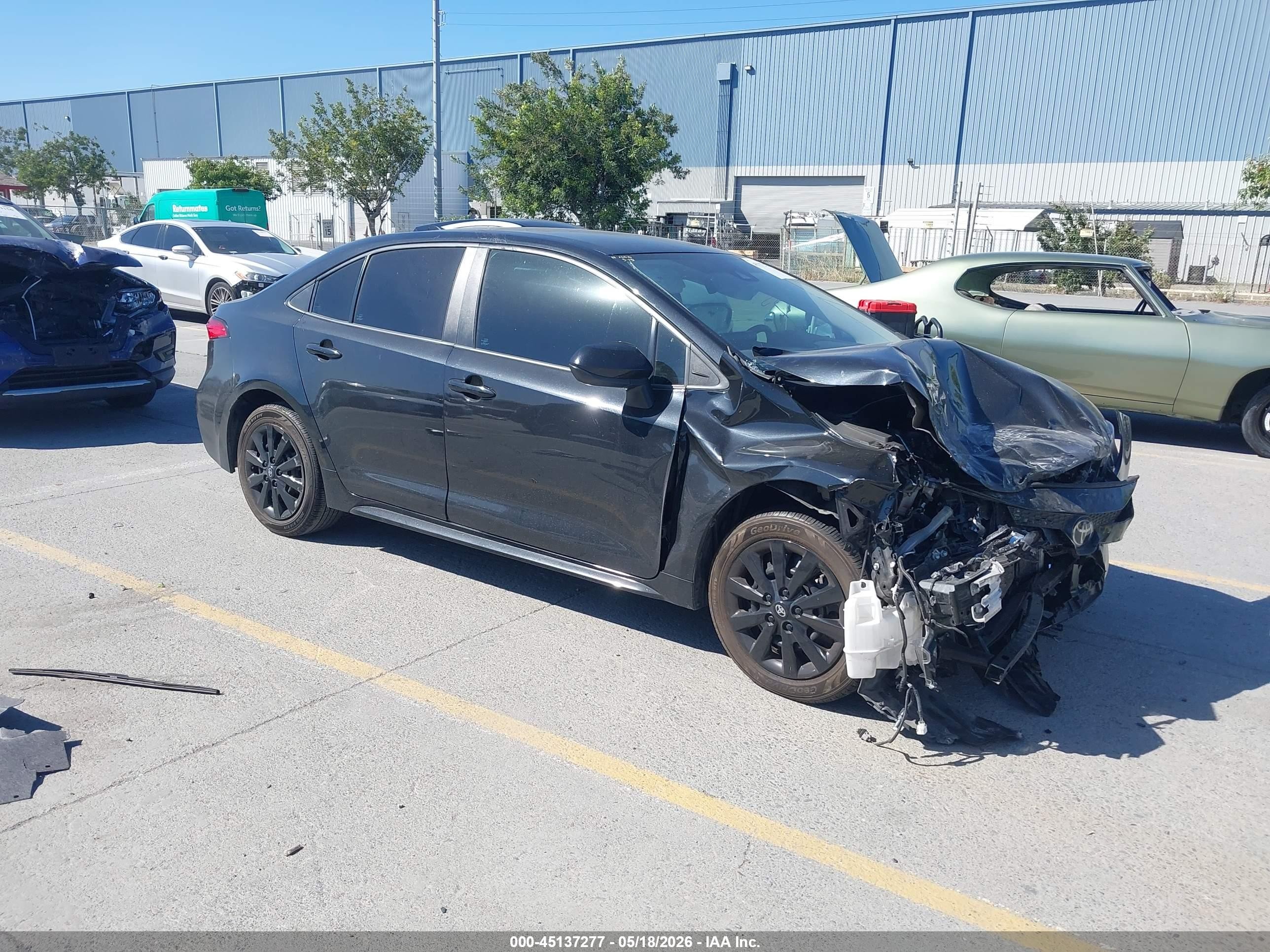2021 Toyota Corolla LE, VIN 5YFEPMAE0MP242043 — Front end