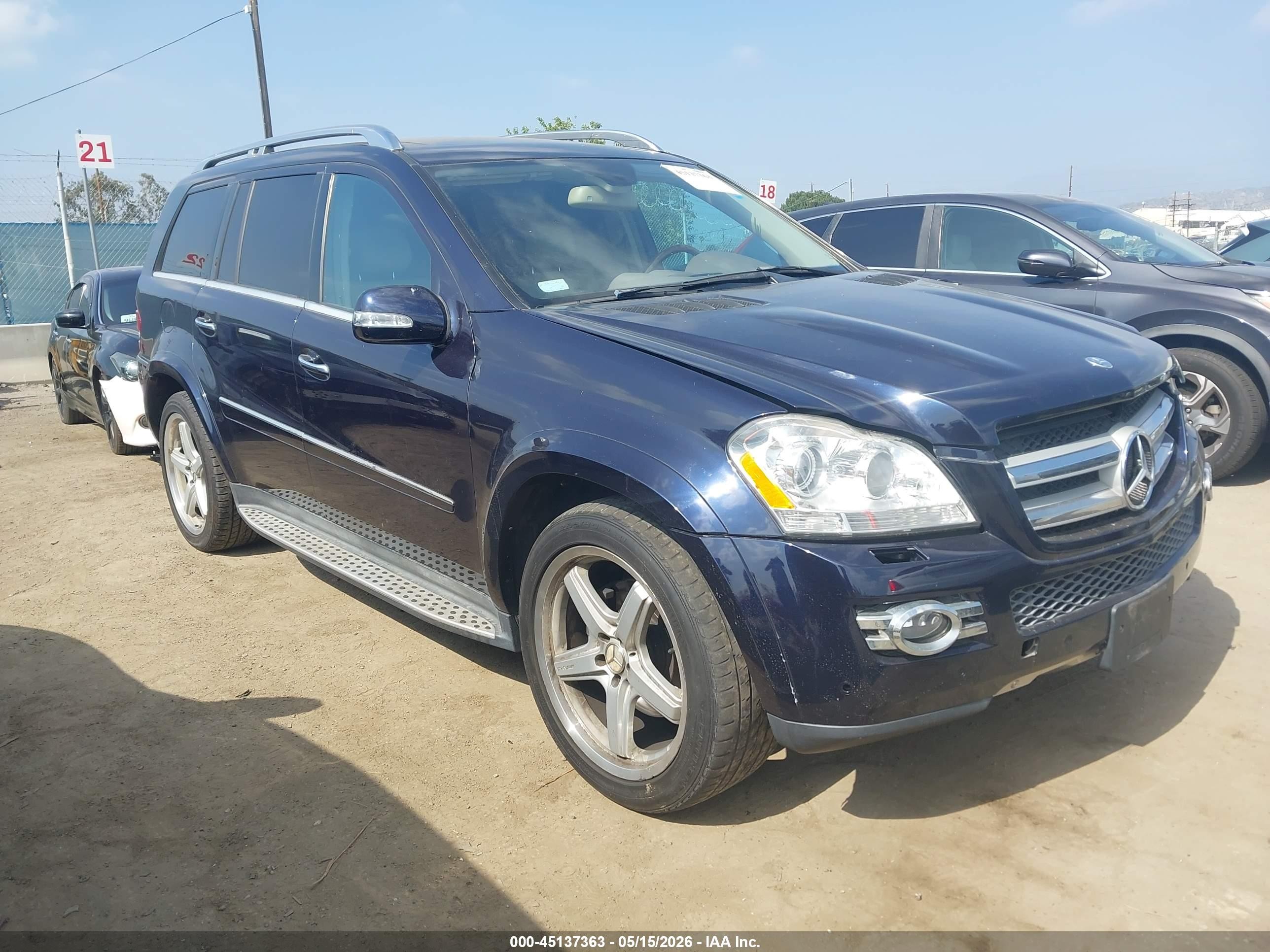 2008 Mercedes-Benz GL 550, VIN 4JGBF86E88A354231 — Rear end