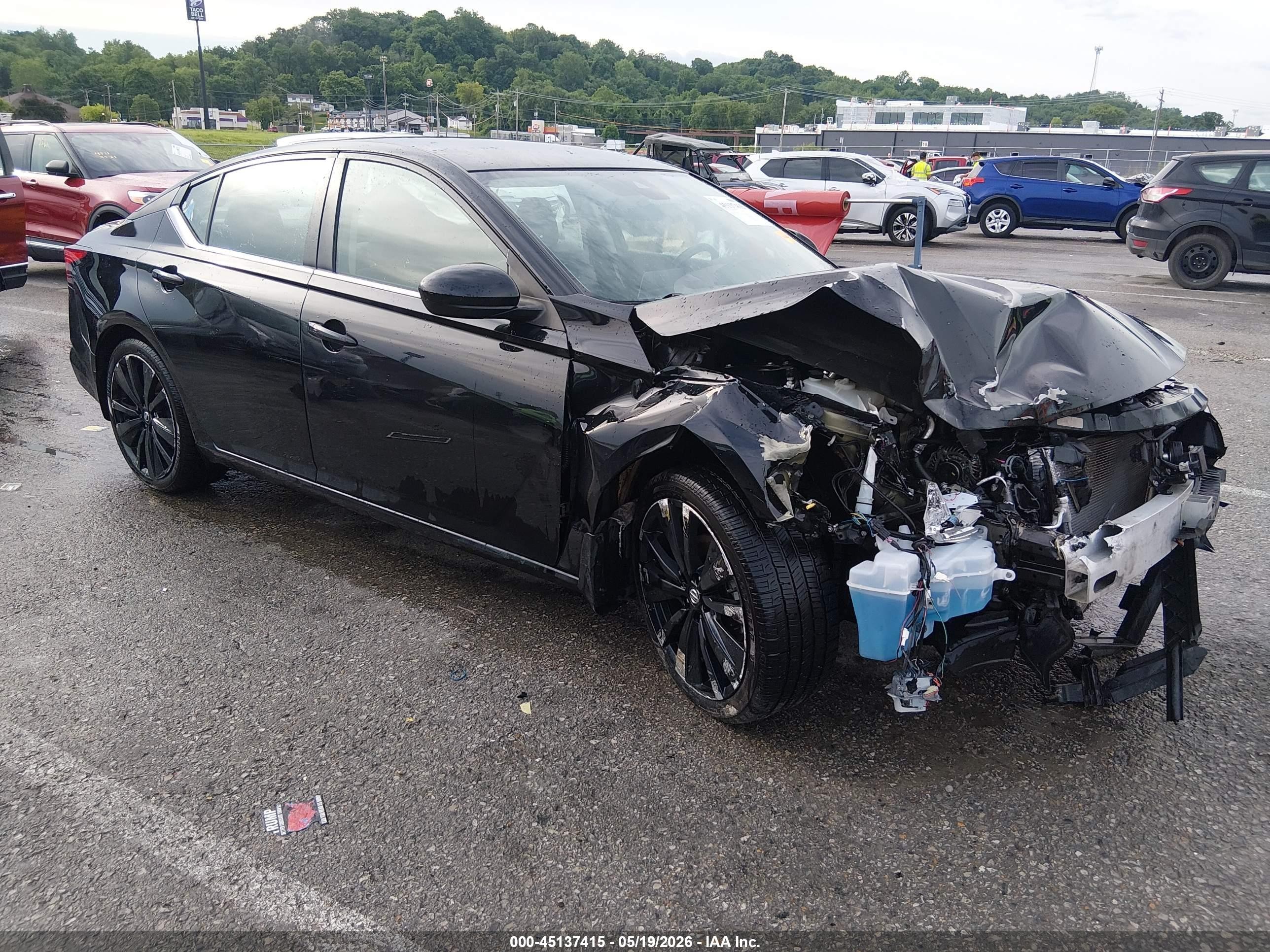 2022 Nissan Altima SR, VIN 1N4BL4CV7NN330748 — Front end