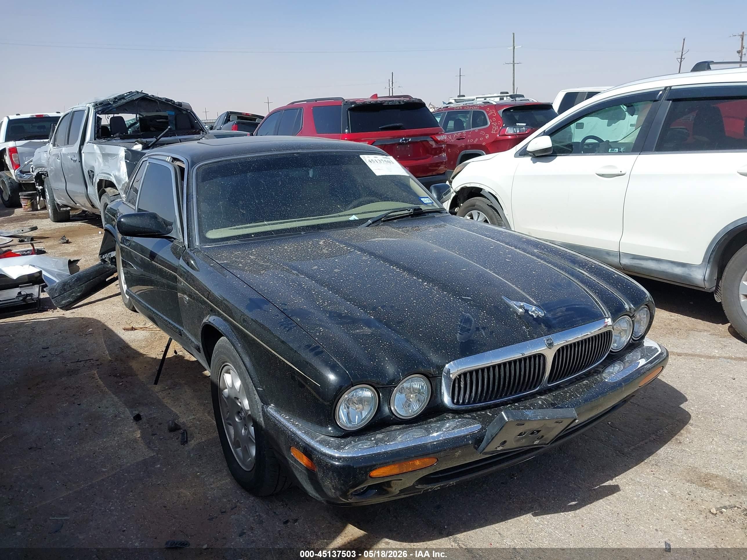 2001 Jaguar XJ, VIN SAJDA23C31LF25364 — Зад
