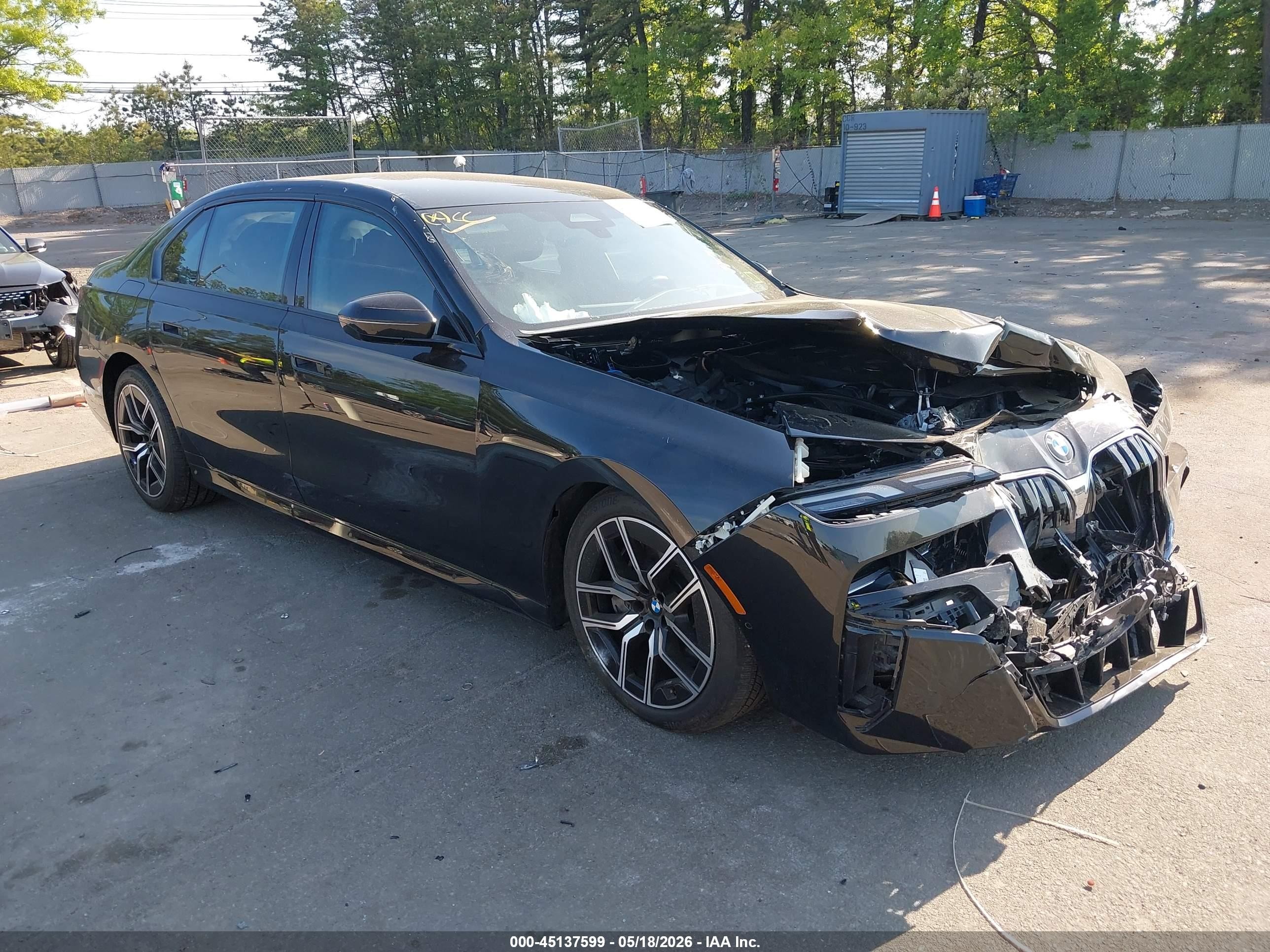 2023 BMW 7 Series 760i xDrive, VIN WBA33EJ02PCL97135 — Перед