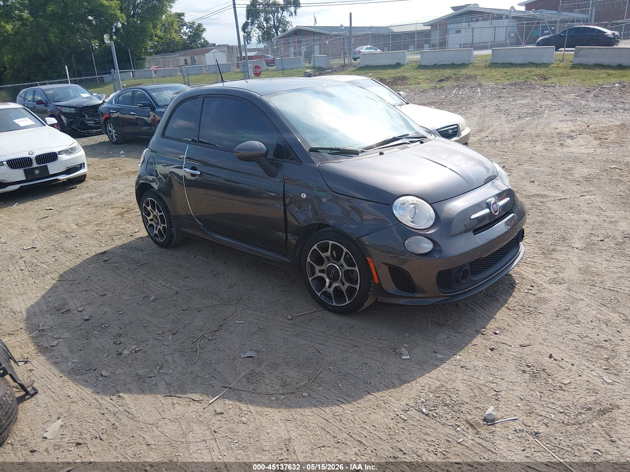 2018 FIAT 500 Pop, VIN 3C3CFFKH3JT362611 — Бок