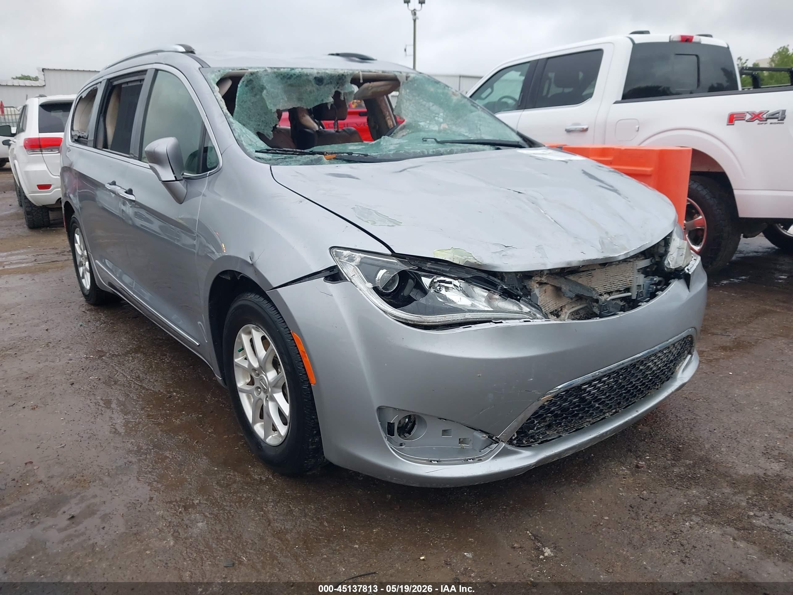 2020 Chrysler Pacifica Touring L, VIN 2C4RC1BG4LR157233 — Storm