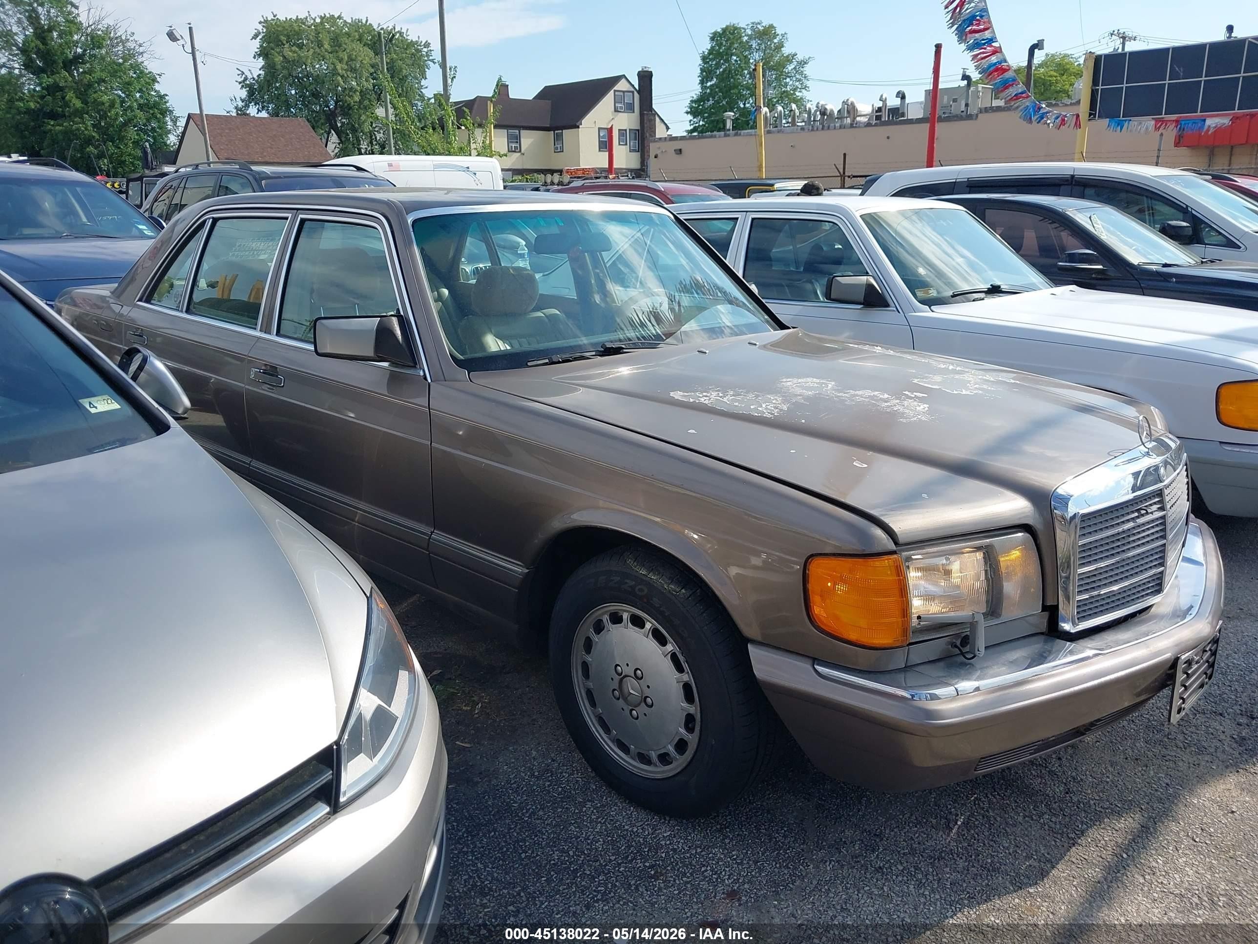 1987 Mercedes-Benz 420 SEL, VIN WDBCA35D8HA323949 — Normal wear